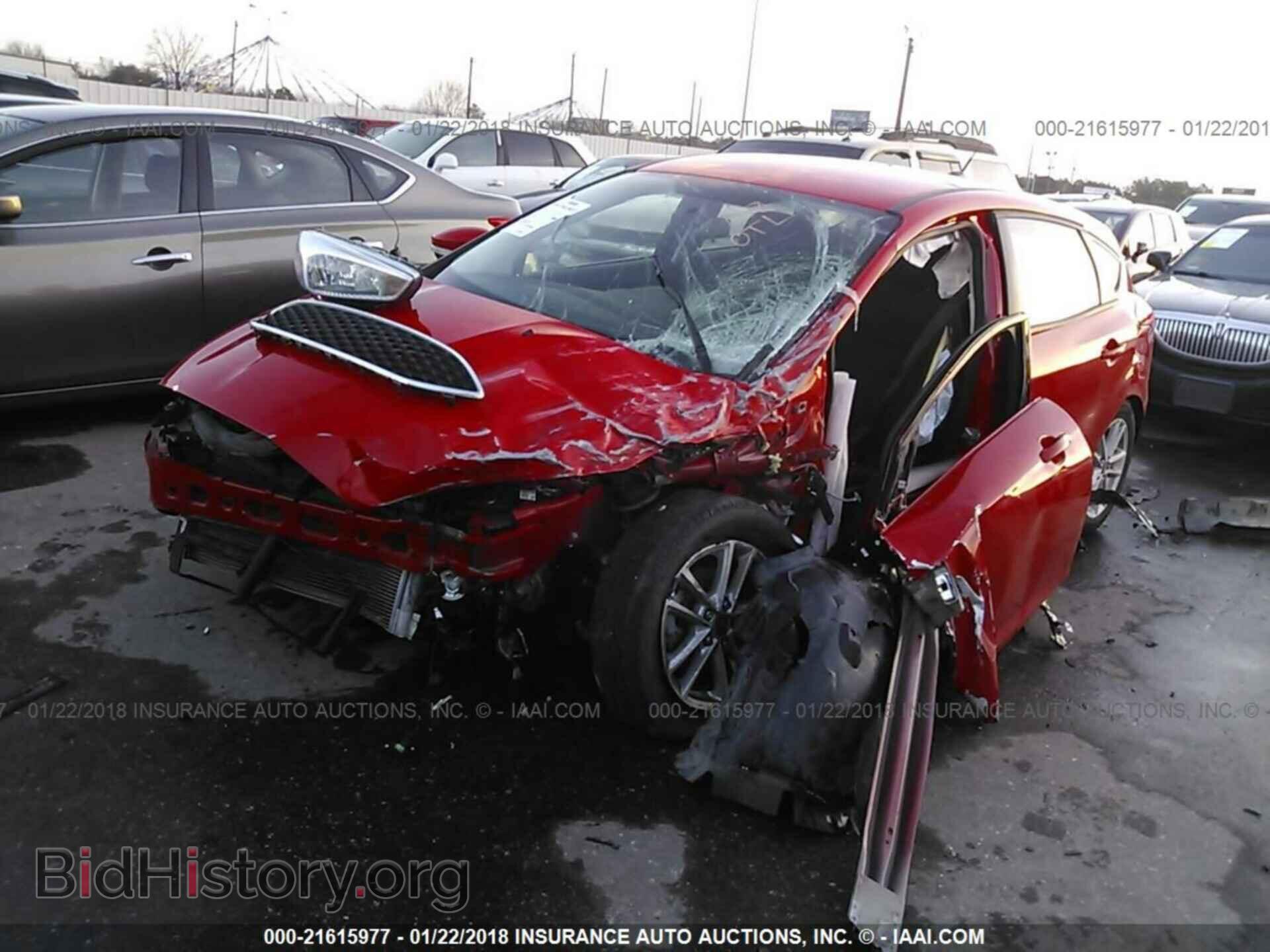 2016 Ford Focus - VIN: 1FADP3K27GL204970 - Фото 2