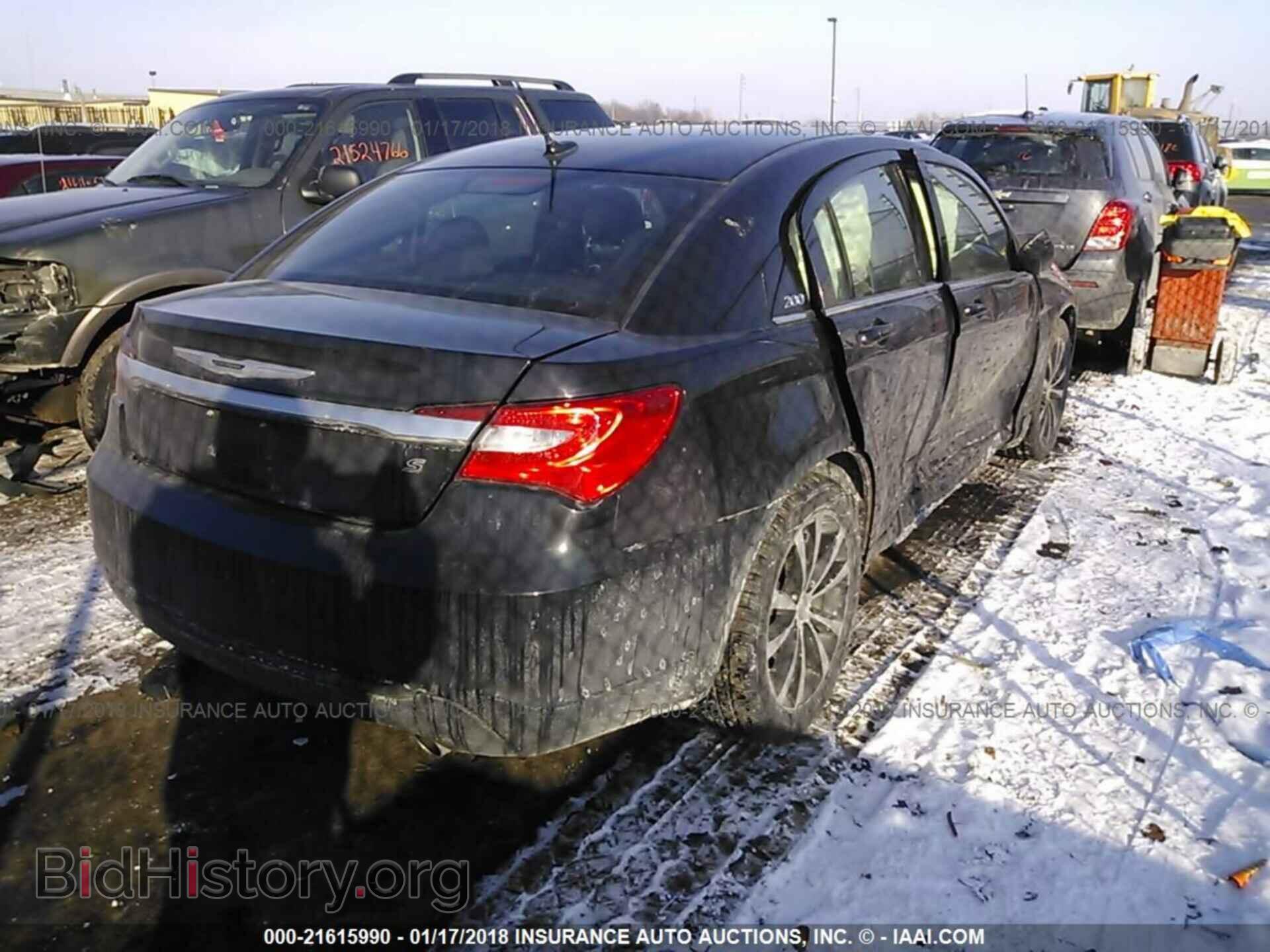 2012 Chrysler 200 - VIN: 1C3CCBBG7CN306540 - Фото 4