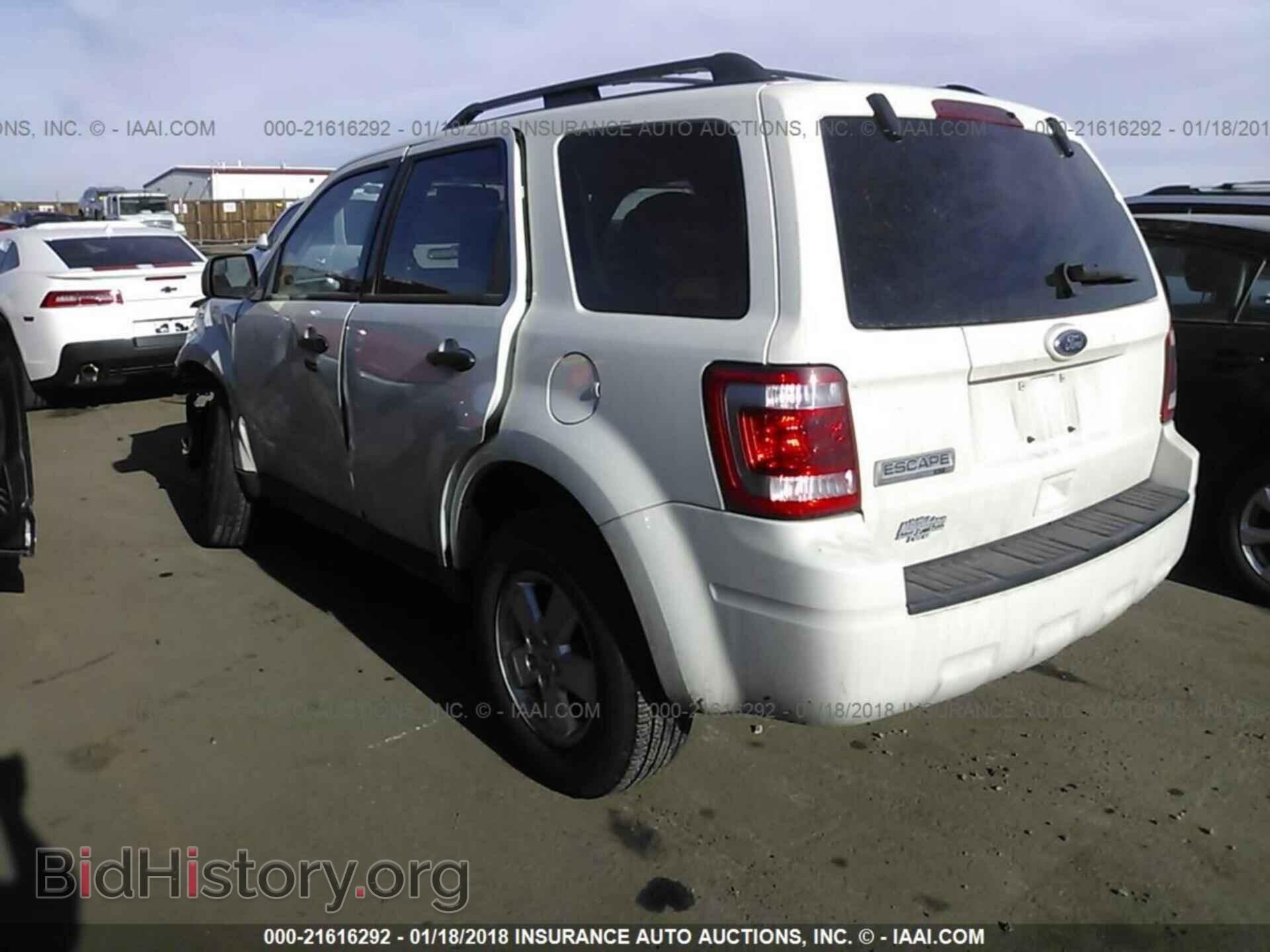 2011 Ford Escape - VIN: 1FMCU9D77BKA55903 - Photo 3