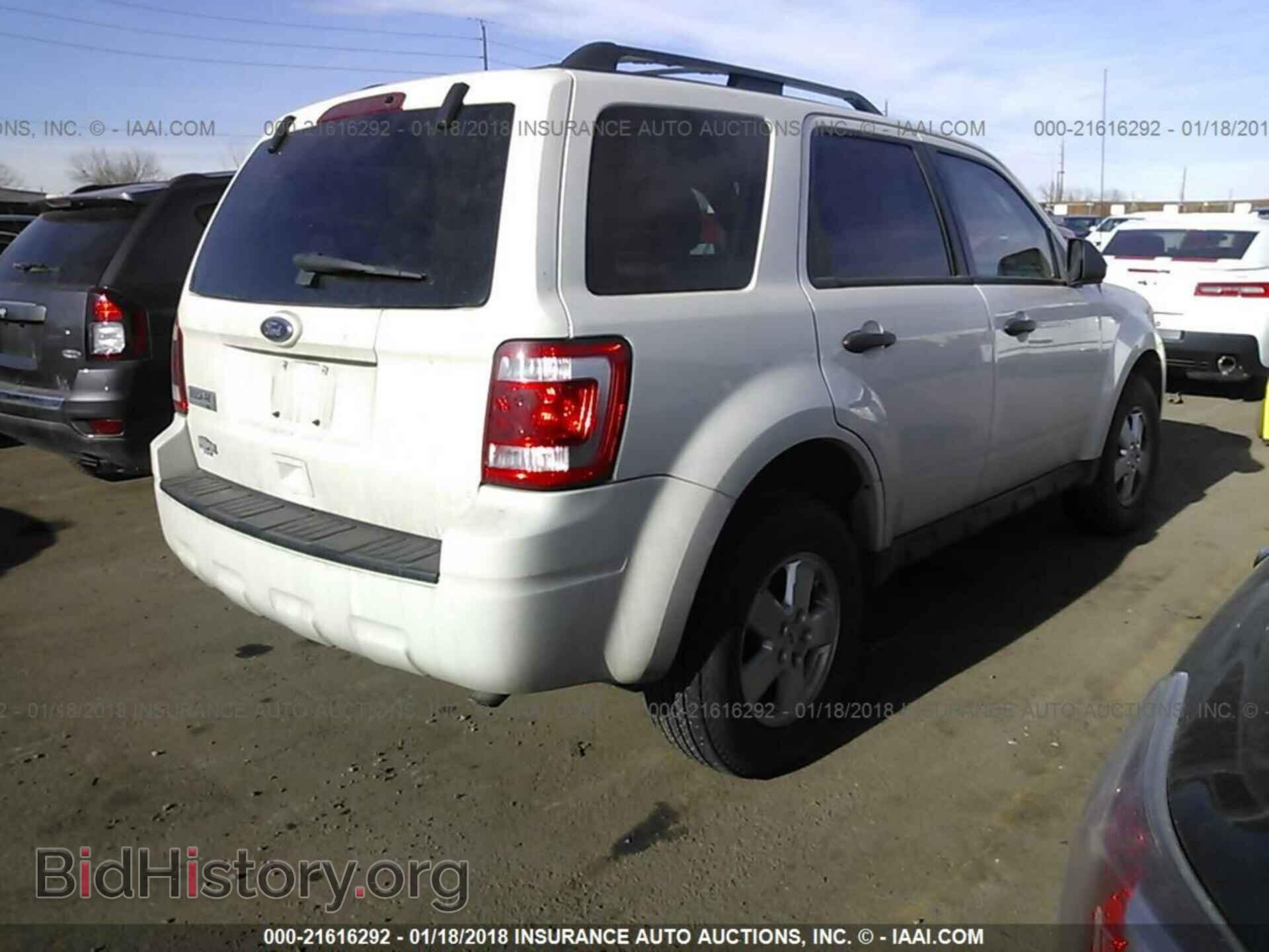 2011 Ford Escape - VIN: 1FMCU9D77BKA55903 - Photo 4