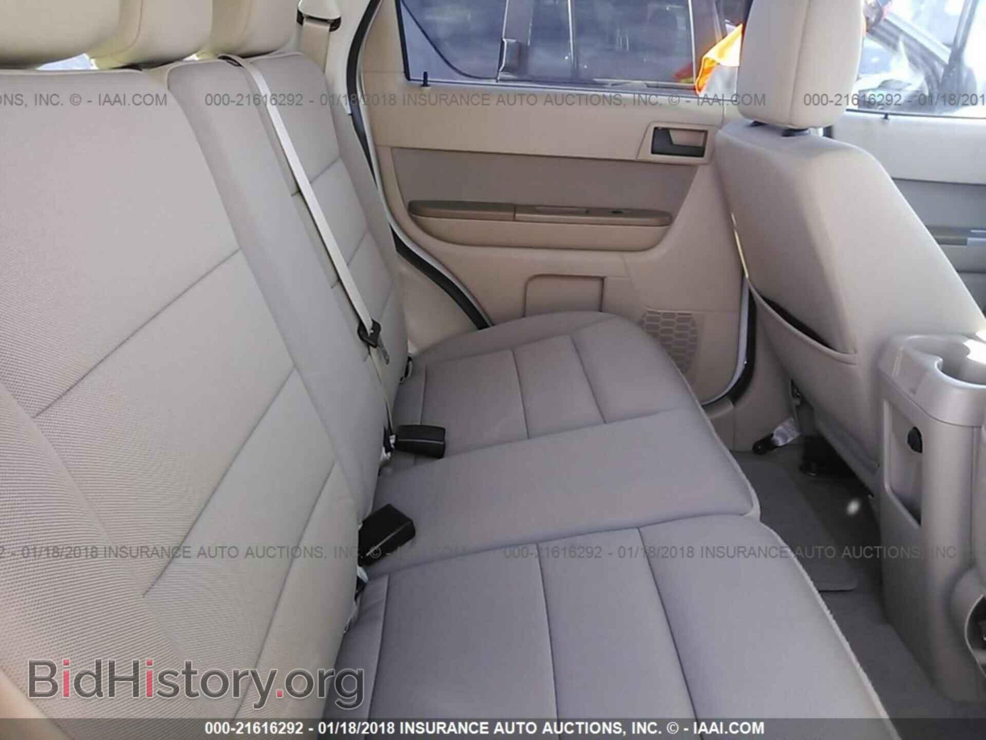 2011 Ford Escape - VIN: 1FMCU9D77BKA55903 - Photo 8
