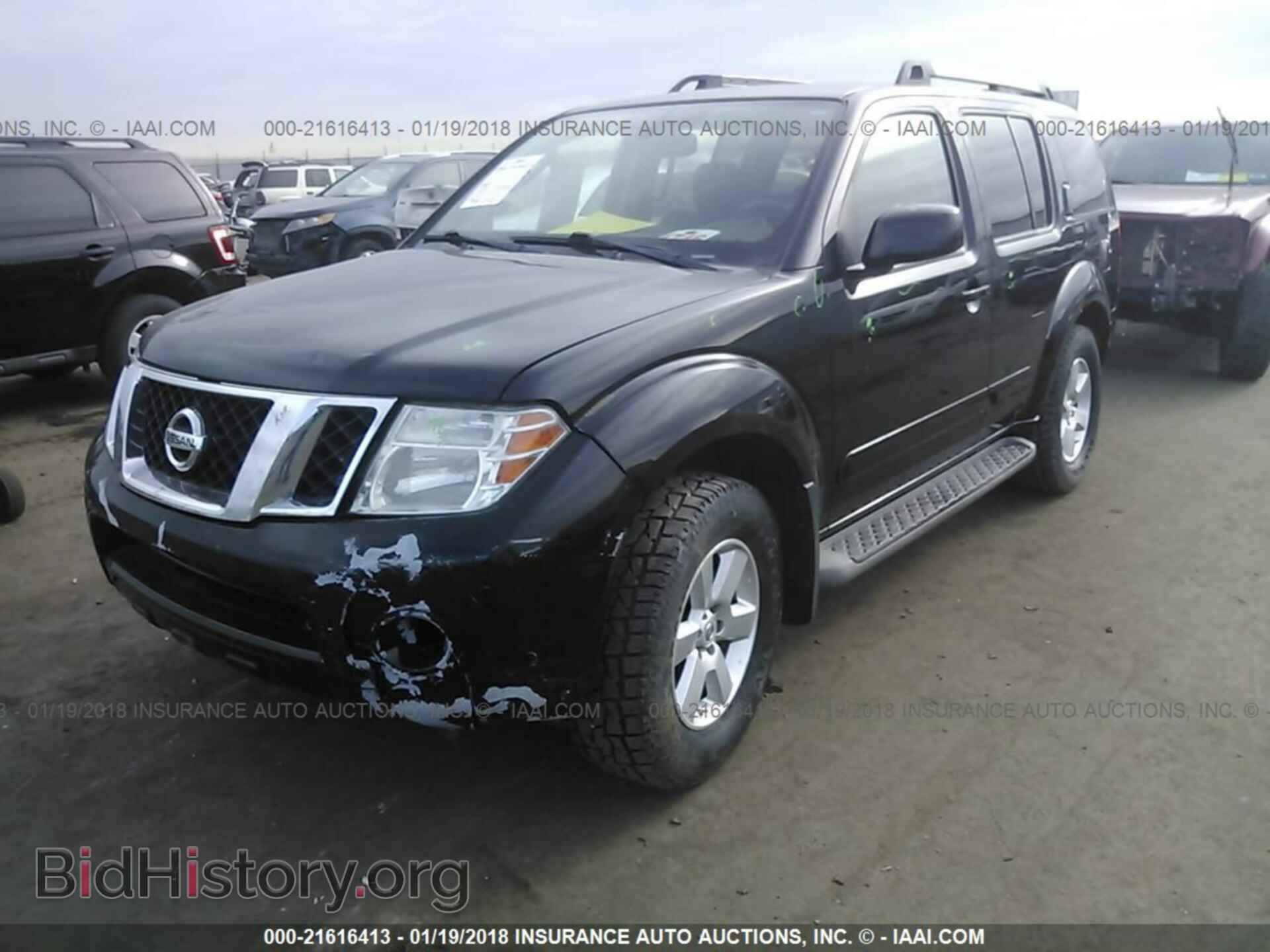 2011 Nissan Pathfinder - VIN: 5N1AR1NB8BC633563 - Фото 2