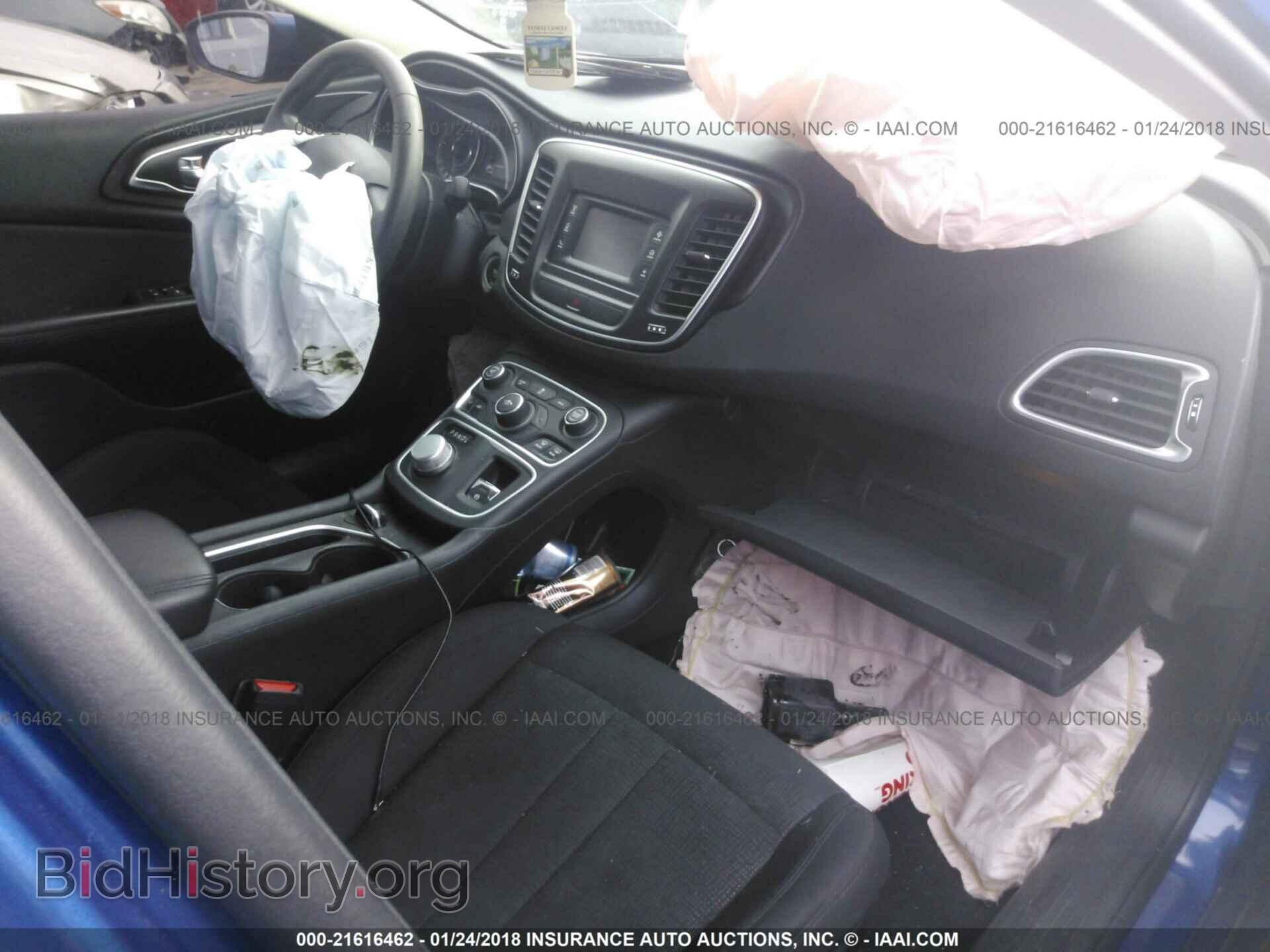 2015 Chrysler 200 - VIN: 1C3CCCAB4FN687182 - Photo 5