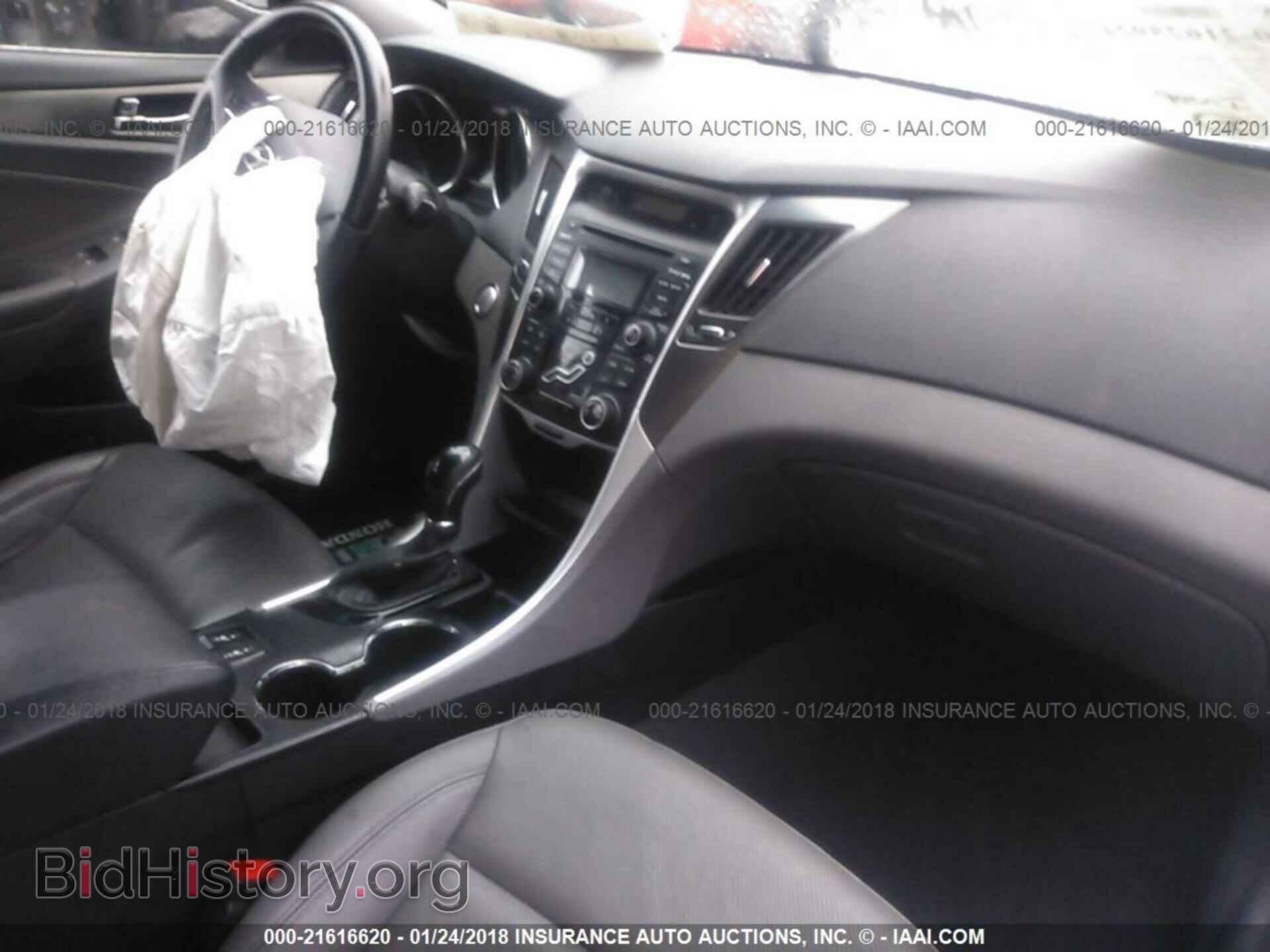 2012 Hyundai Sonata - VIN: KMHEC4A49CA034194 - Photo 5