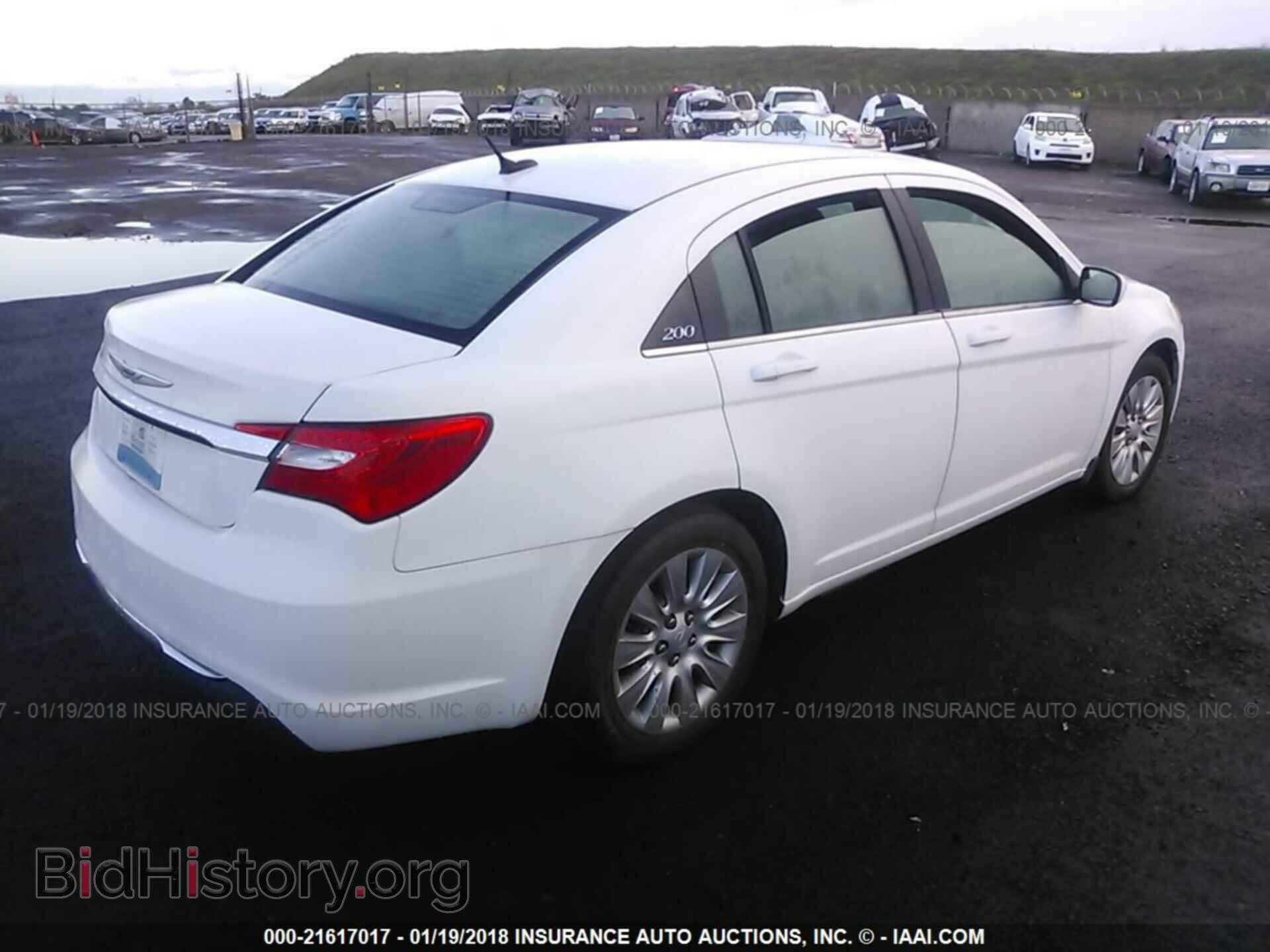 2013 Chrysler 200 - VIN: 1C3CCBAB3DN691893 - Photo 4