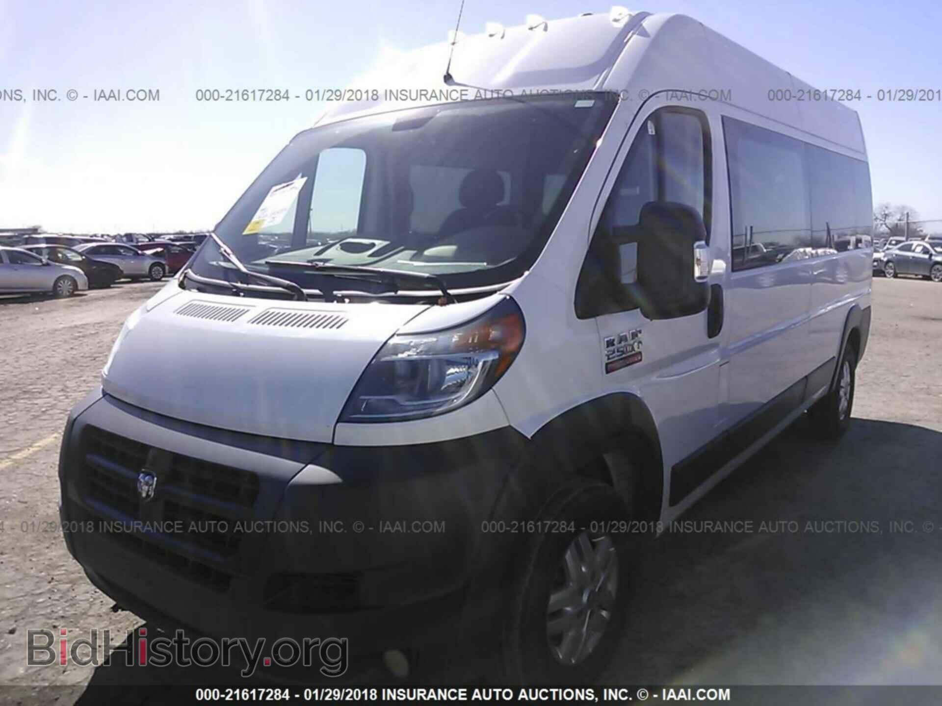 2014 Ram Promaster 2500 - VIN: 3C6TRVPG3EE126619 - Photo 2