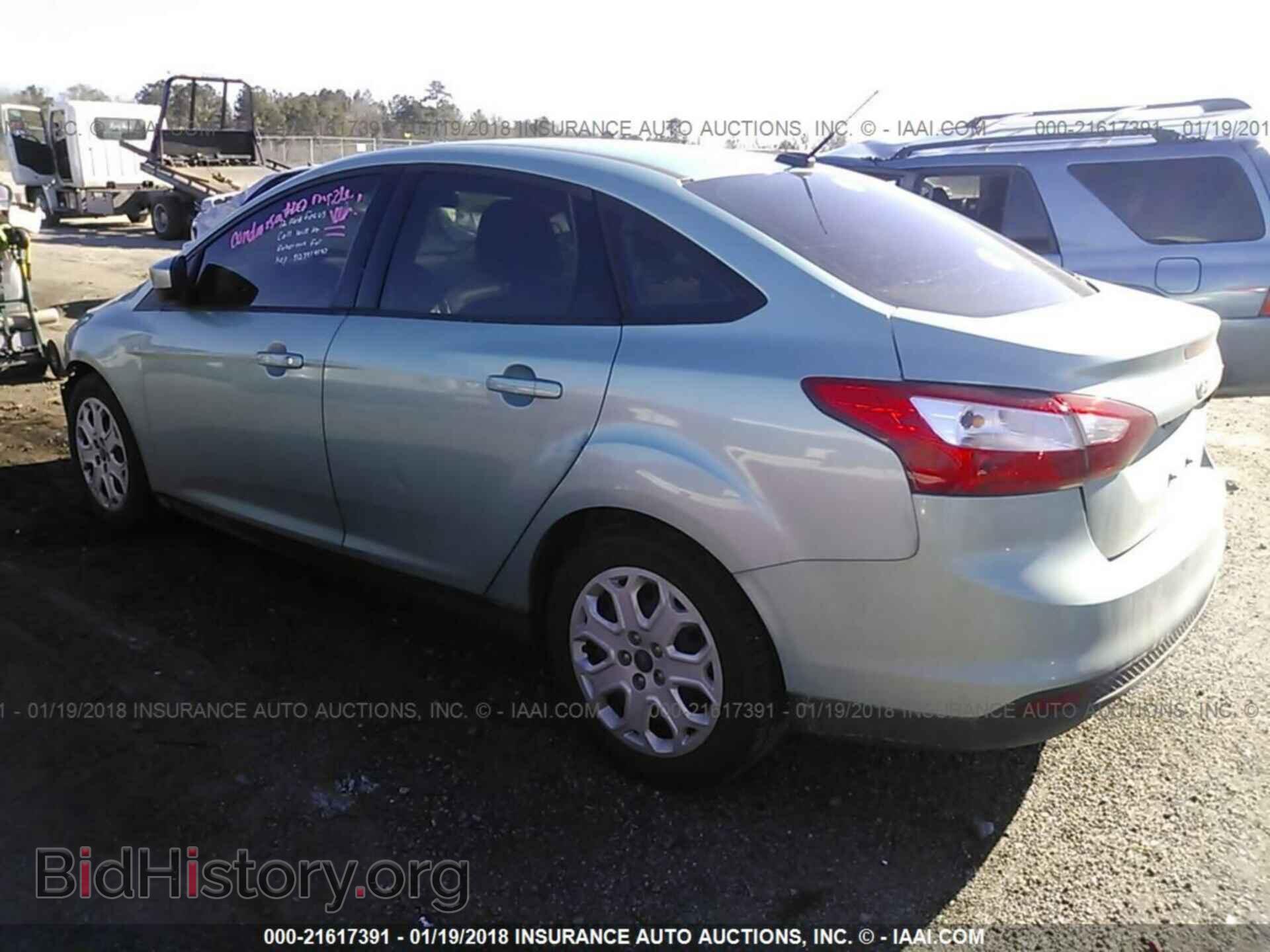 2012 Ford Focus - VIN: 1FAHP3F21CL433179 - Photo 3