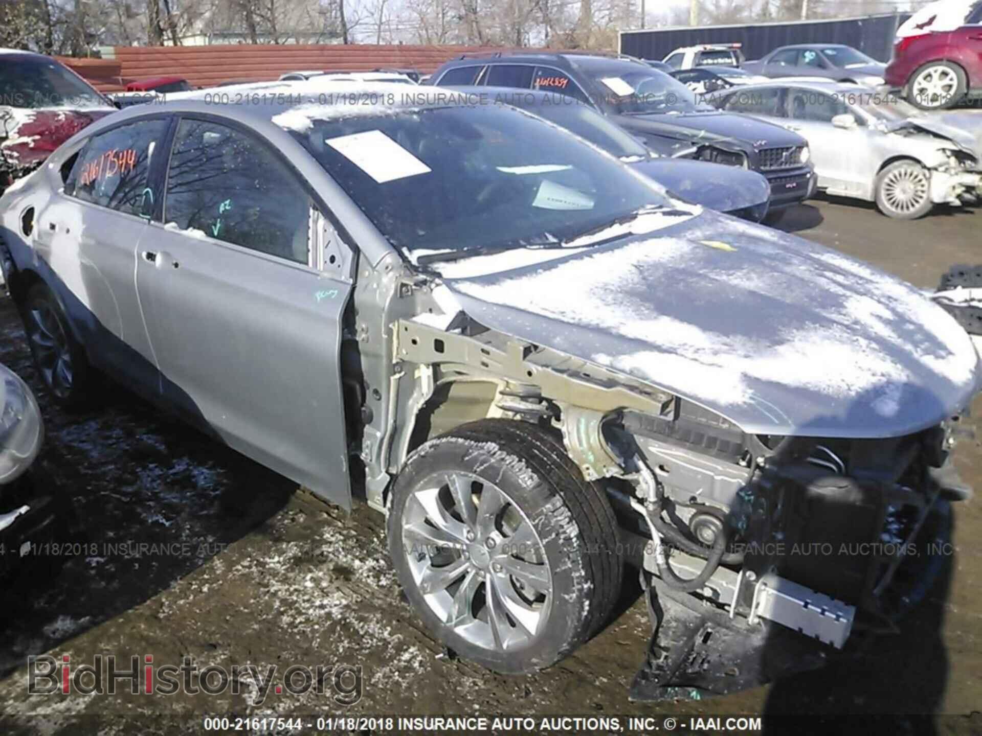Photo 1C3CCCBBXFN620150 - Chrysler 200 2015