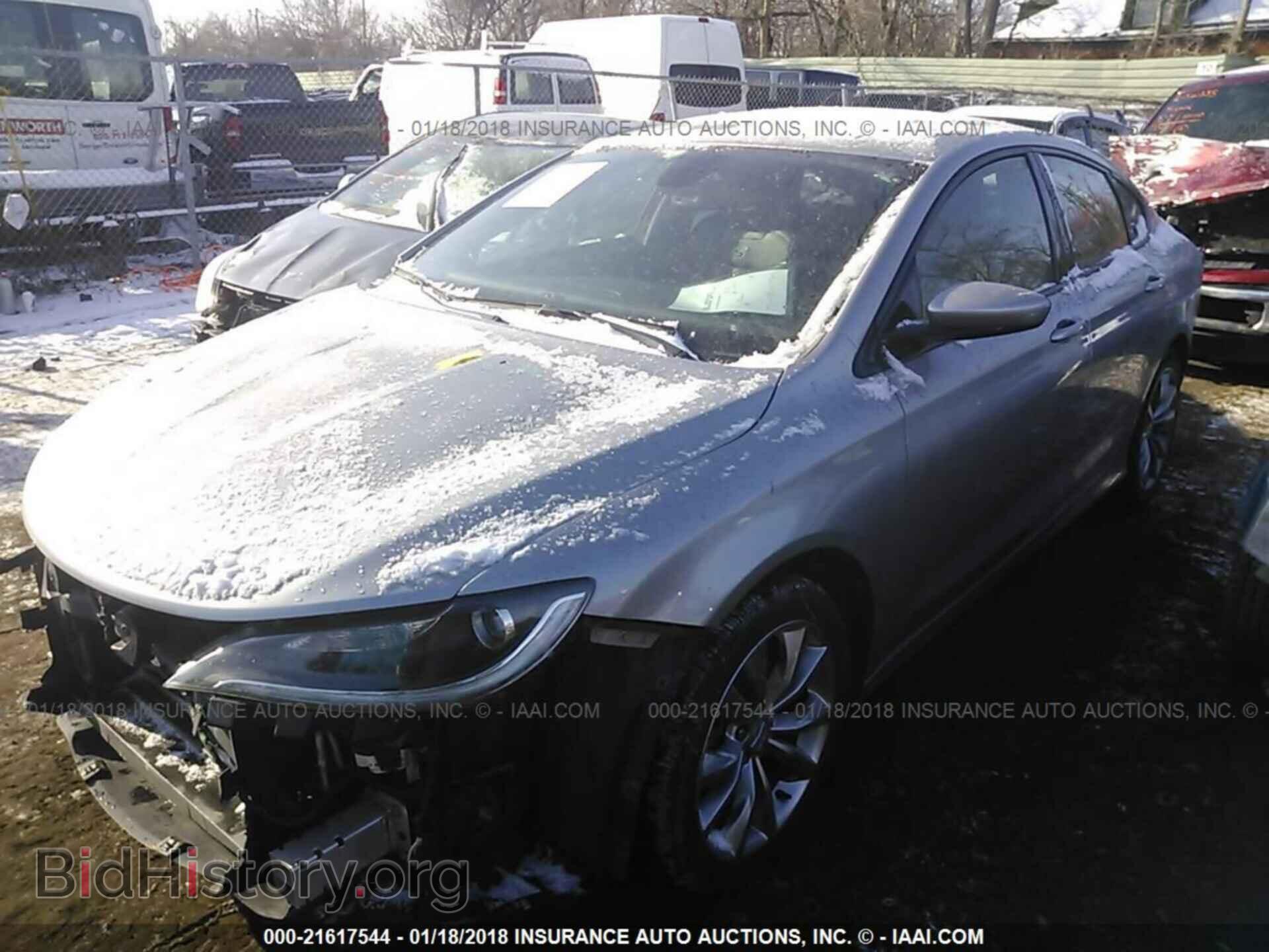 2015 Chrysler 200 - VIN: 1C3CCCBBXFN620150 - Photo 2