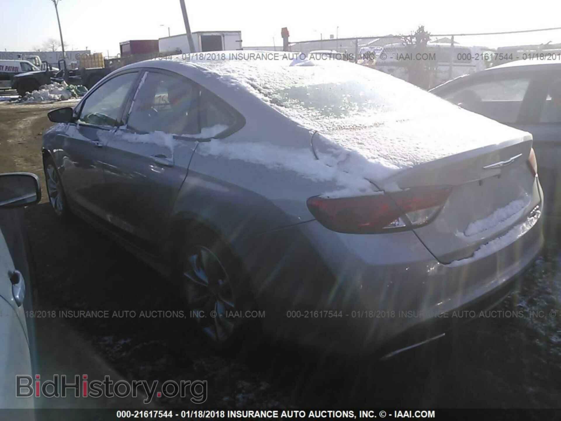 2015 Chrysler 200 - VIN: 1C3CCCBBXFN620150 - Photo 3