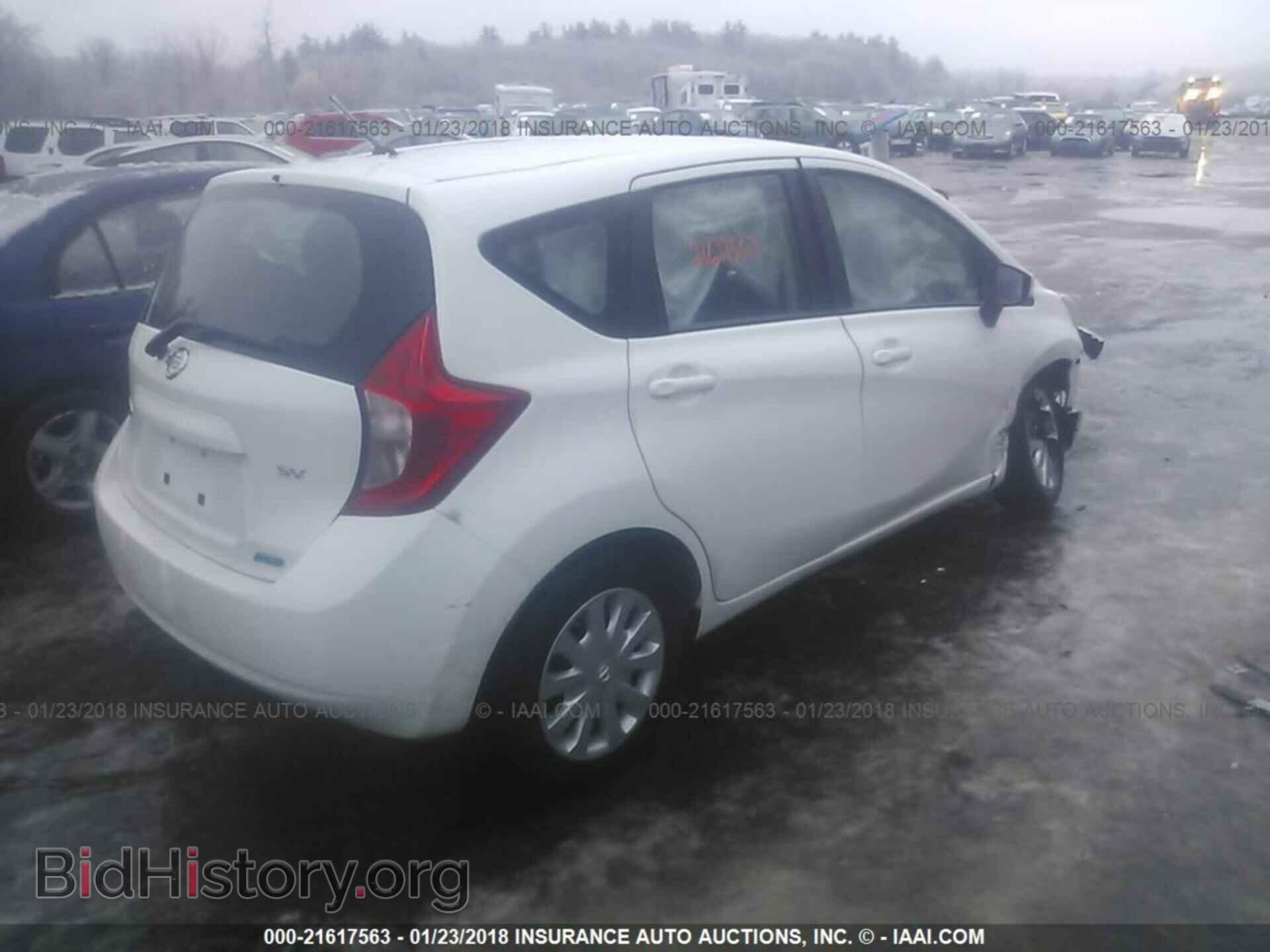 2015 Nissan Versa note - VIN: 3N1CE2CP8FL426696 - Photo 4