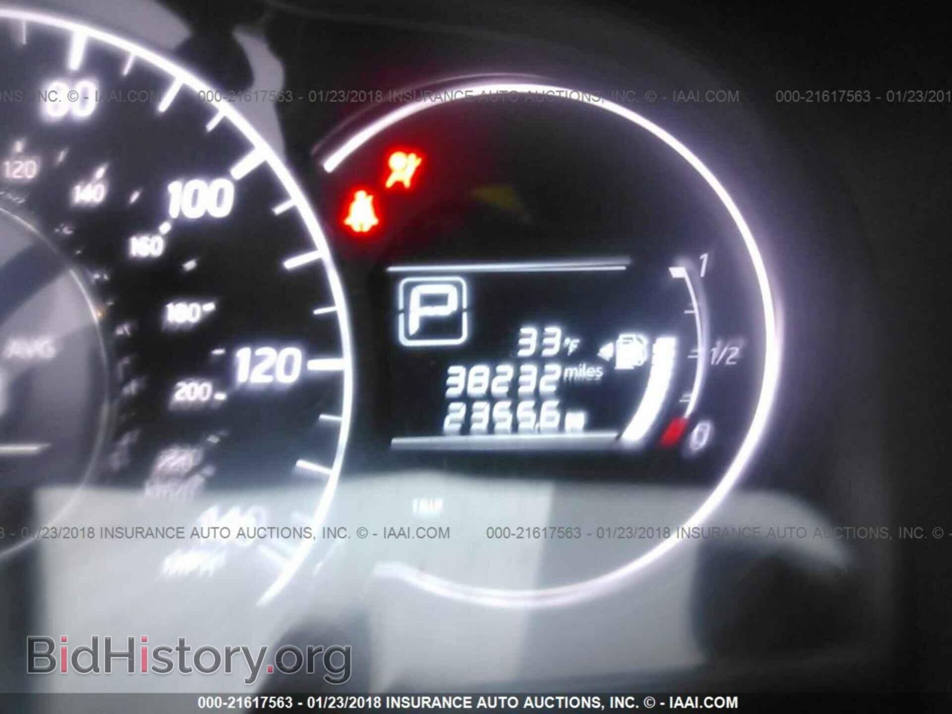 2015 Nissan Versa note - VIN: 3N1CE2CP8FL426696 - Photo 7