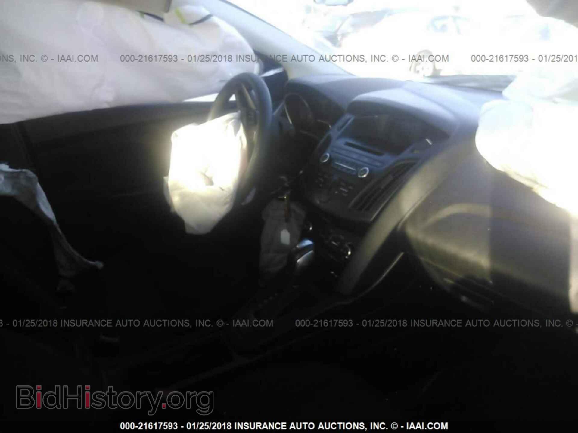 2016 Ford Focus - VIN: 1FADP3F20GL217425 - Photo 5