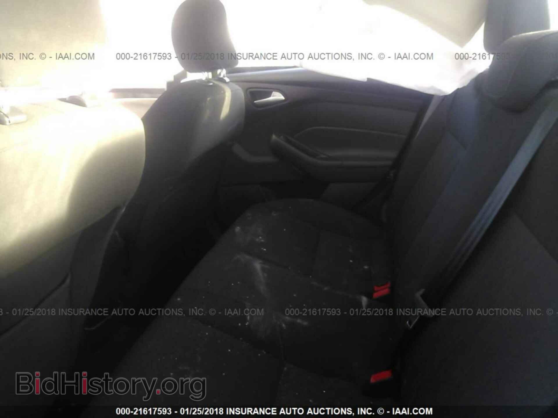 2016 Ford Focus - VIN: 1FADP3F20GL217425 - Photo 8