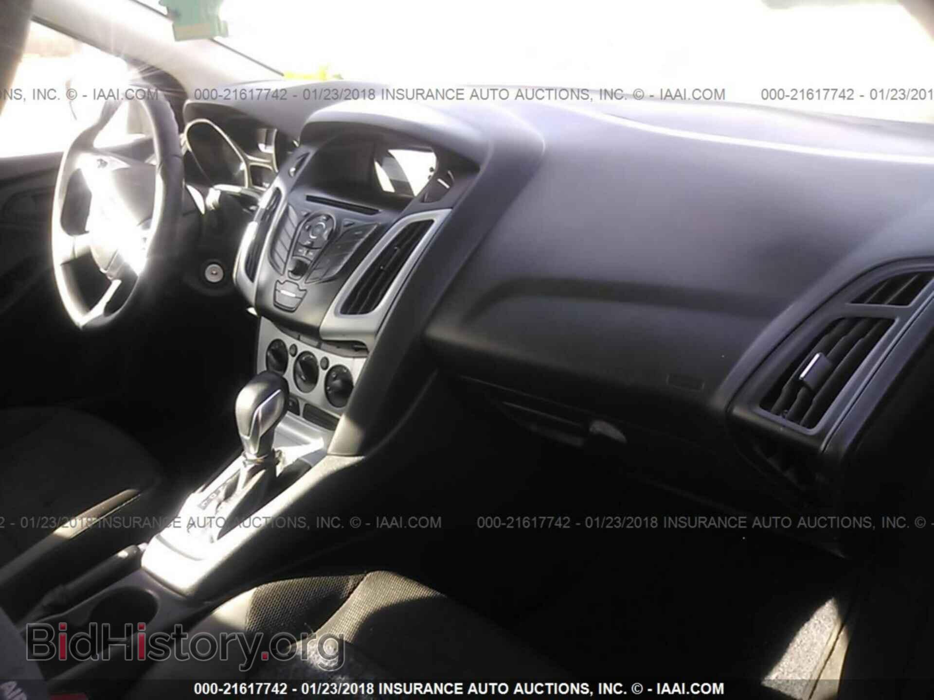 2012 Ford Focus - VIN: 1FAHP3F23CL386057 - Photo 5