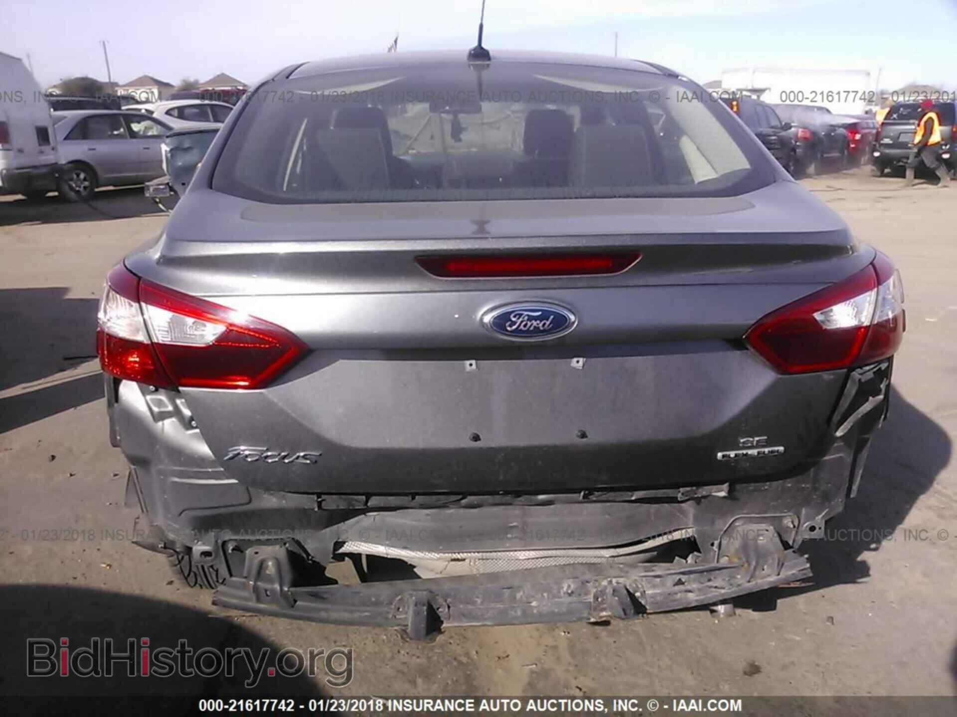 2012 Ford Focus - VIN: 1FAHP3F23CL386057 - Photo 6