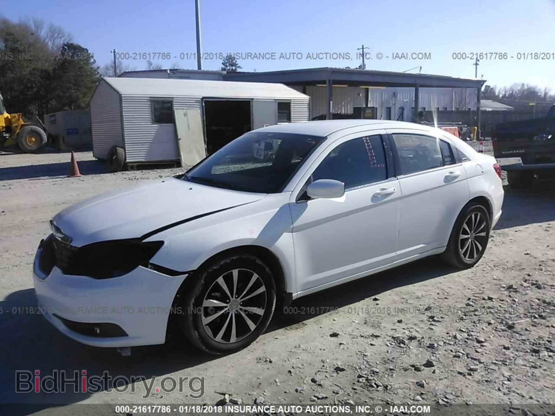 2013 Chrysler 200 - VIN: 1C3CCBBB4DN597021 - Photo 2