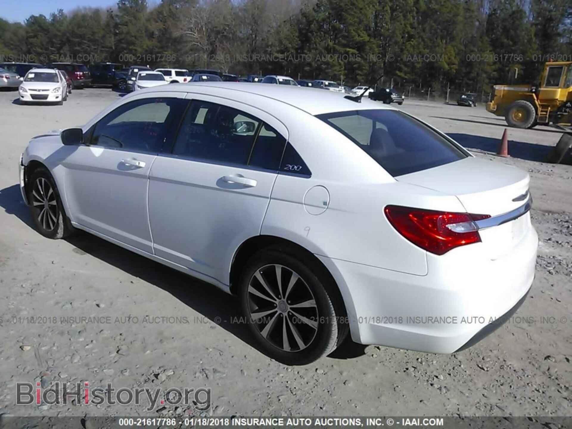 2013 Chrysler 200 - VIN: 1C3CCBBB4DN597021 - Photo 3