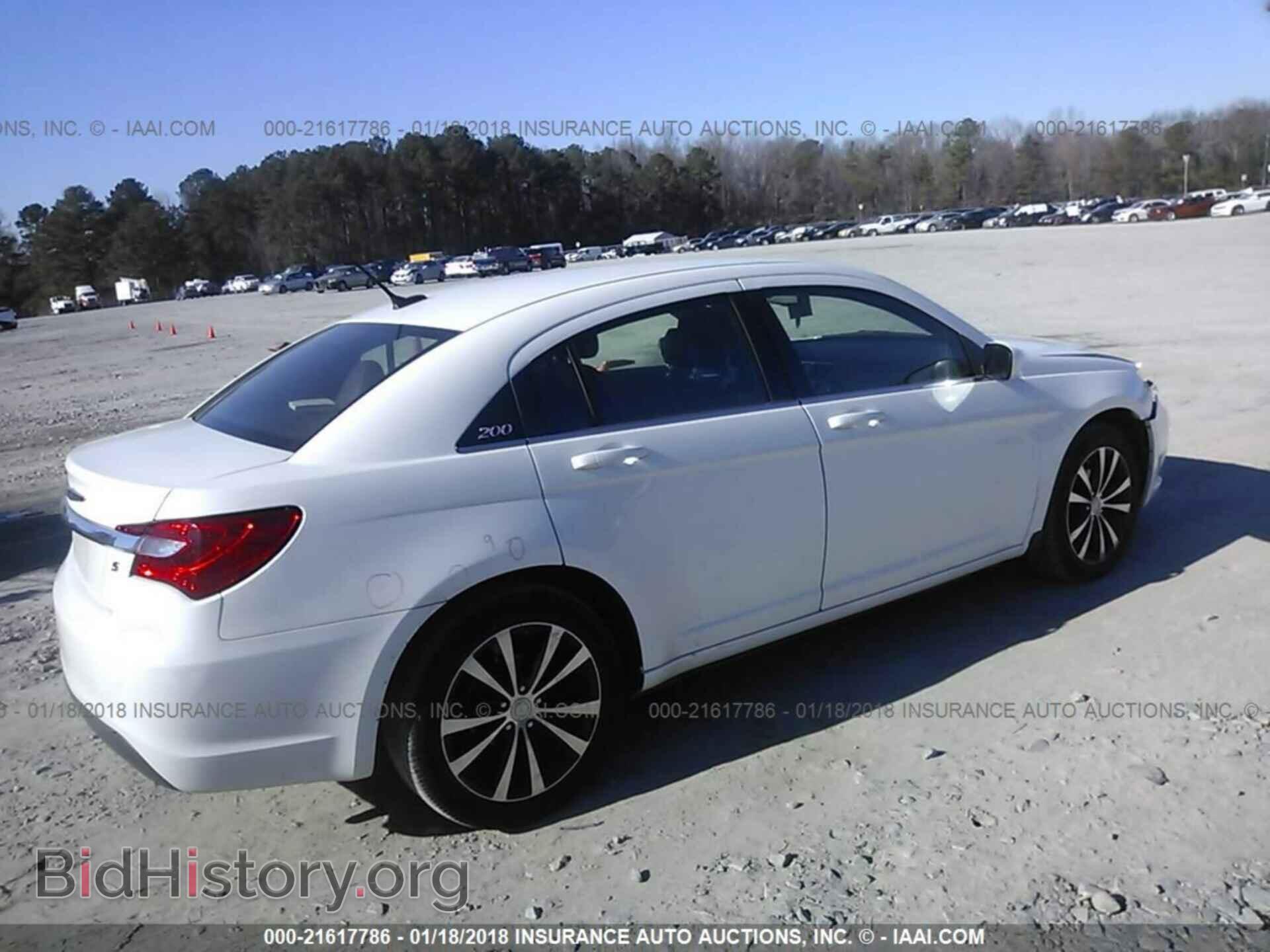 2013 Chrysler 200 - VIN: 1C3CCBBB4DN597021 - Photo 4