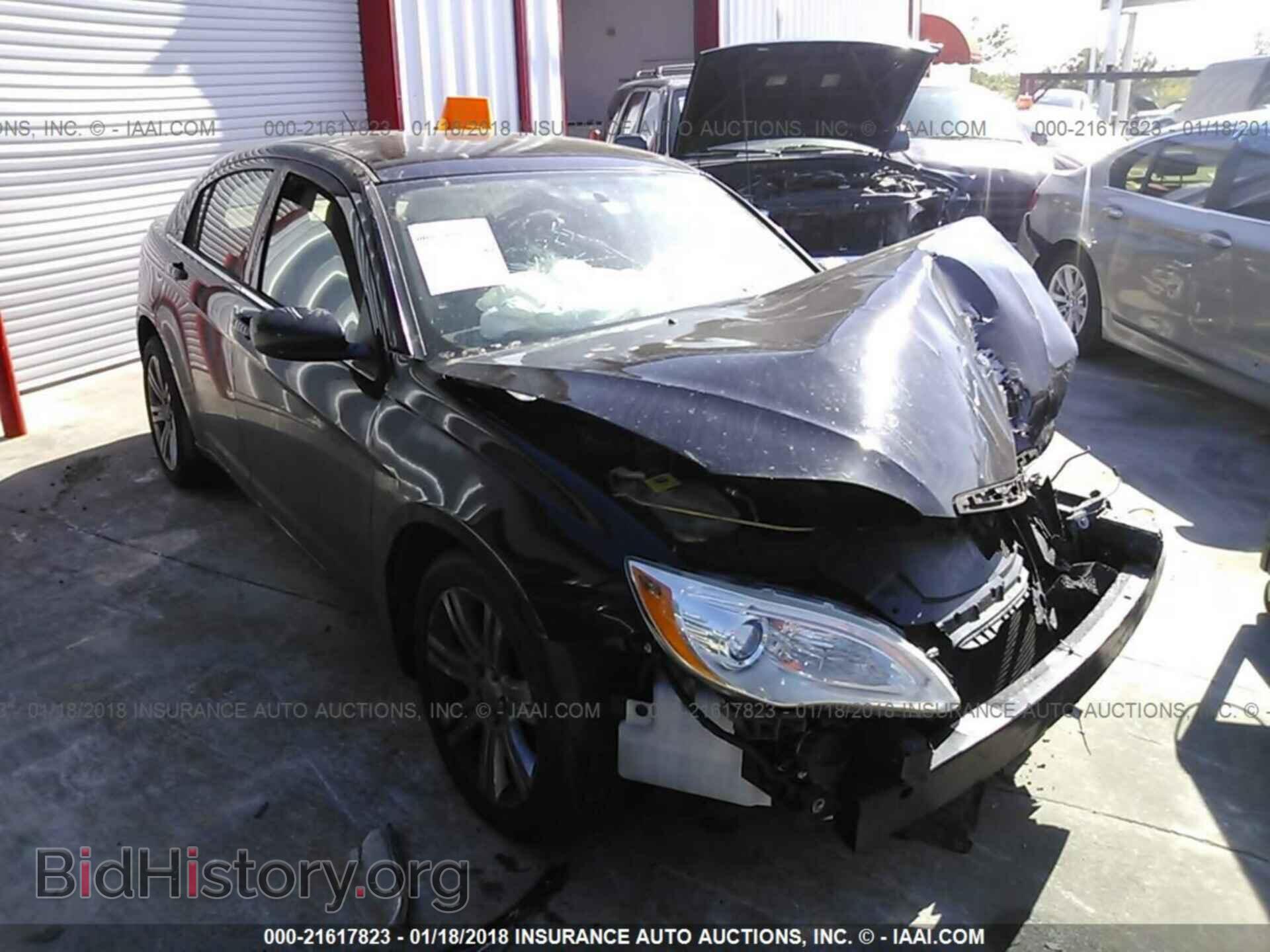 Photo 1C3BC1FB7BN614052 - Chrysler 200 2011