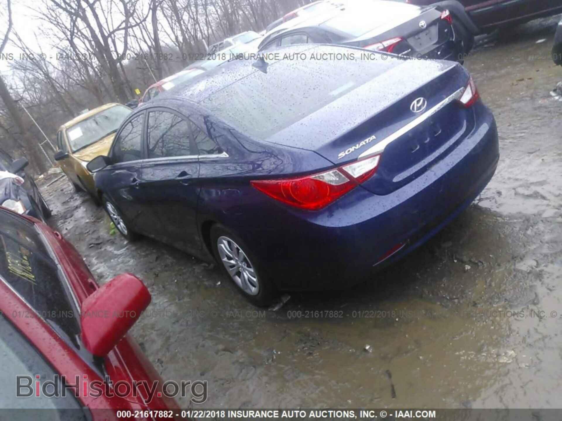 2012 Hyundai Sonata - VIN: 5NPEB4AC3CH403574 - Photo 3