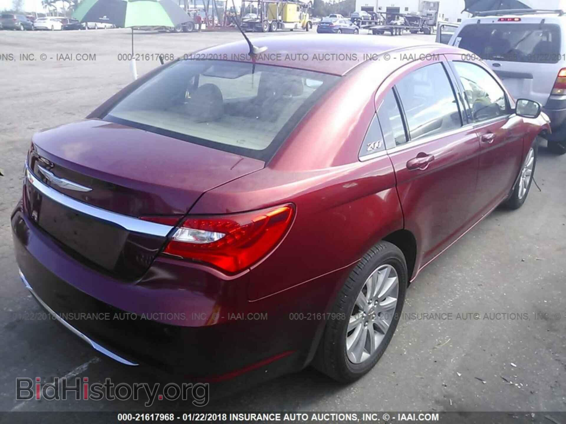 2014 Chrysler 200 - VIN: 1C3CCBBB3EN171712 - Photo 4