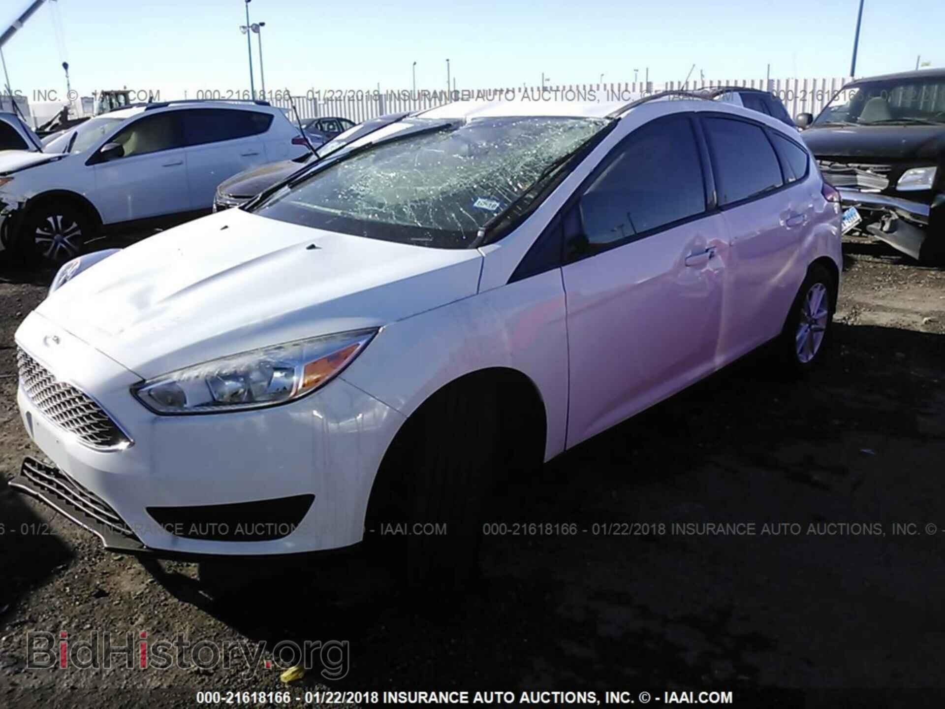 2016 Ford Focus - VIN: 1FADP3K21GL324425 - Фото 2