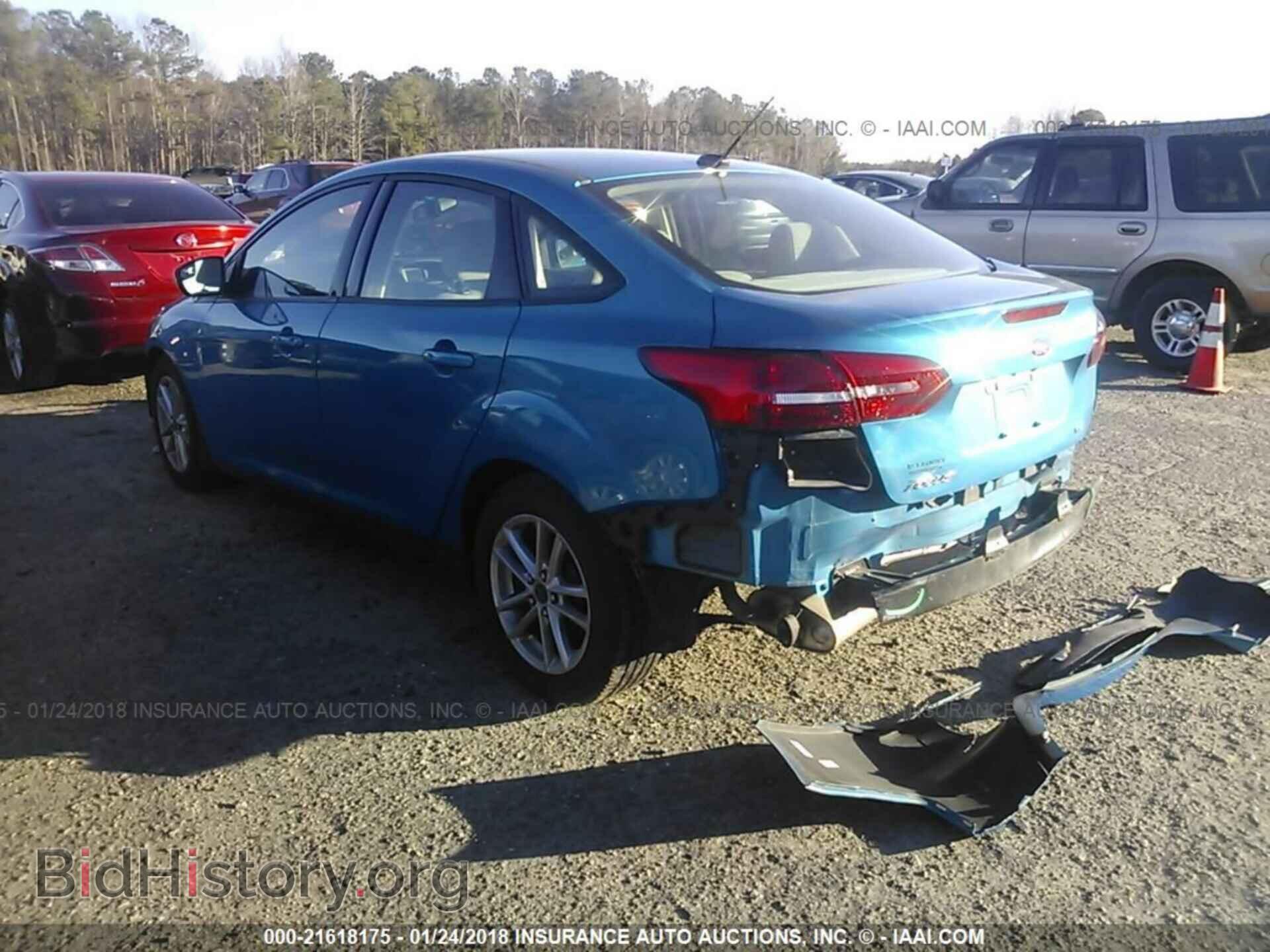 2015 Ford Focus - VIN: 1FADP3F21FL329892 - Photo 3