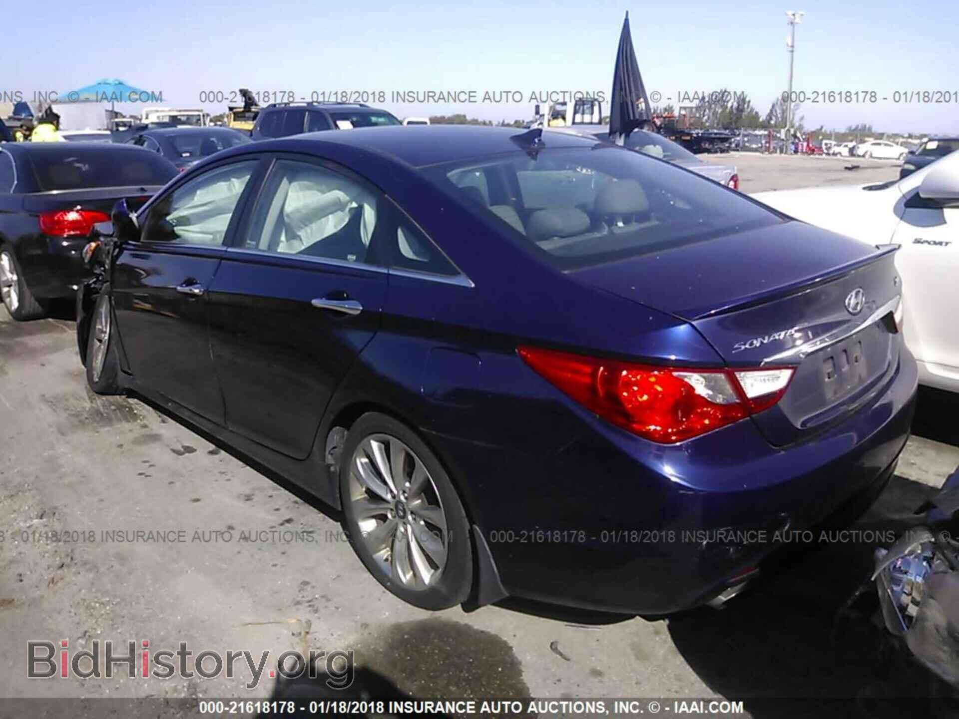 2012 Hyundai Sonata - VIN: 5NPEC4AB1CH415405 - Photo 3