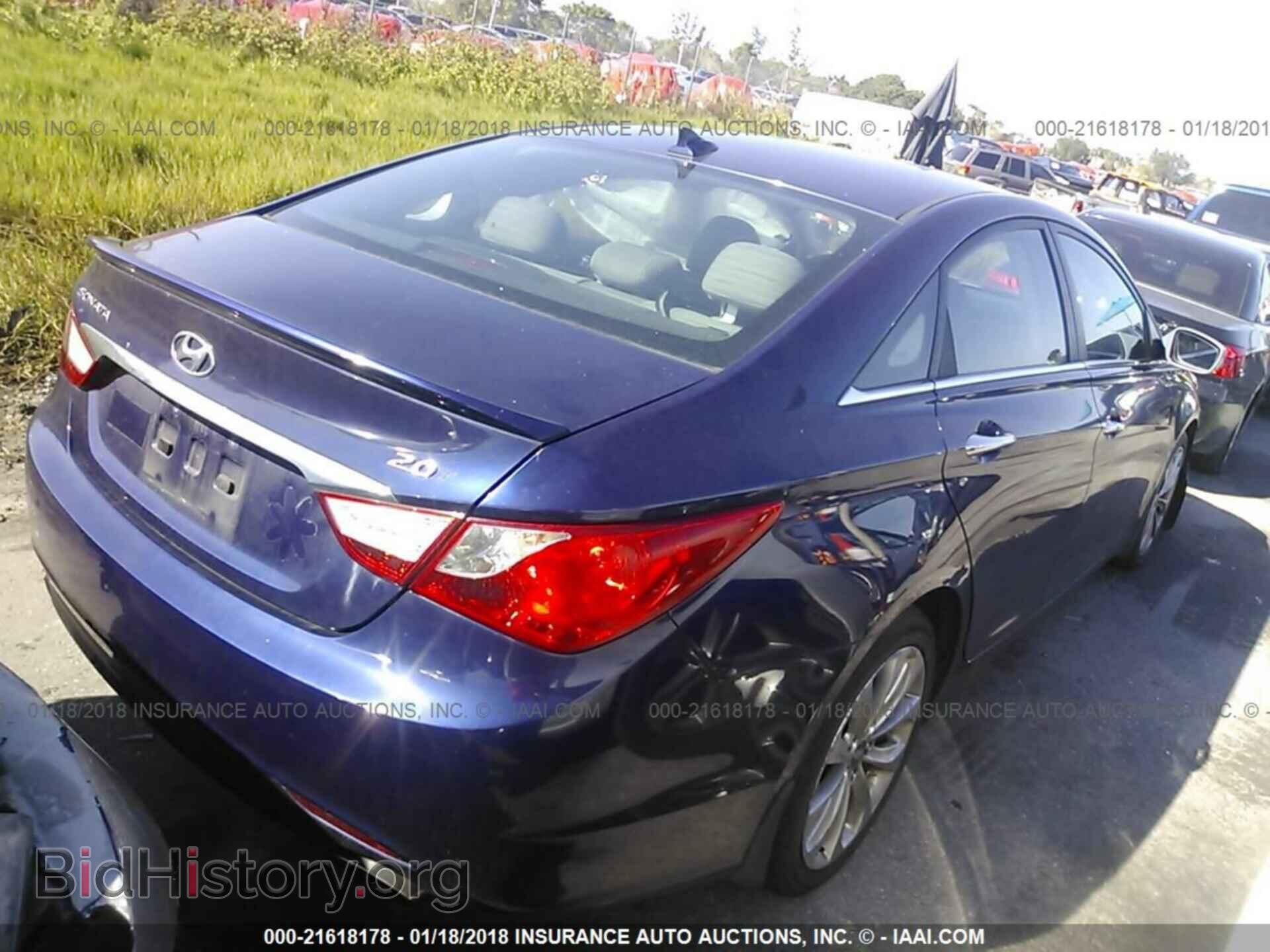 2012 Hyundai Sonata - VIN: 5NPEC4AB1CH415405 - Photo 4