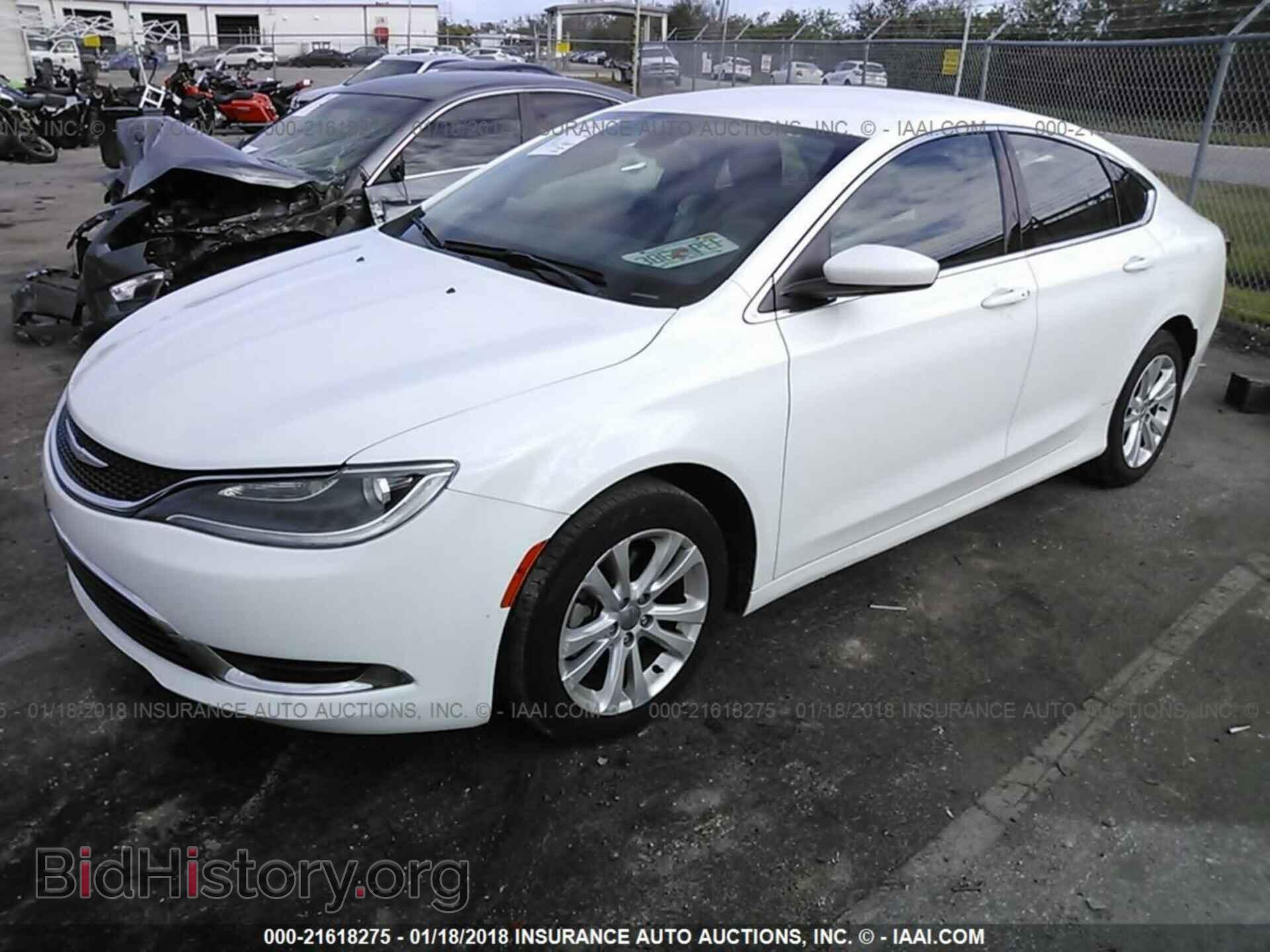 2015 Chrysler 200 - VIN: 1C3CCCAB2FN589901 - Photo 2