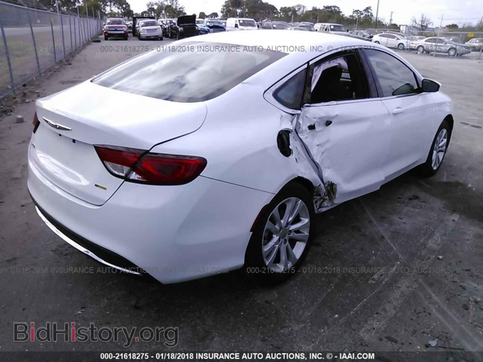2015 Chrysler 200 - VIN: 1C3CCCAB2FN589901 - Photo 4