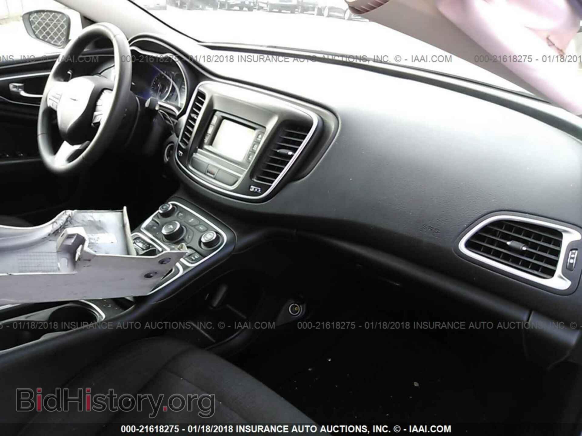 2015 Chrysler 200 - VIN: 1C3CCCAB2FN589901 - Photo 5