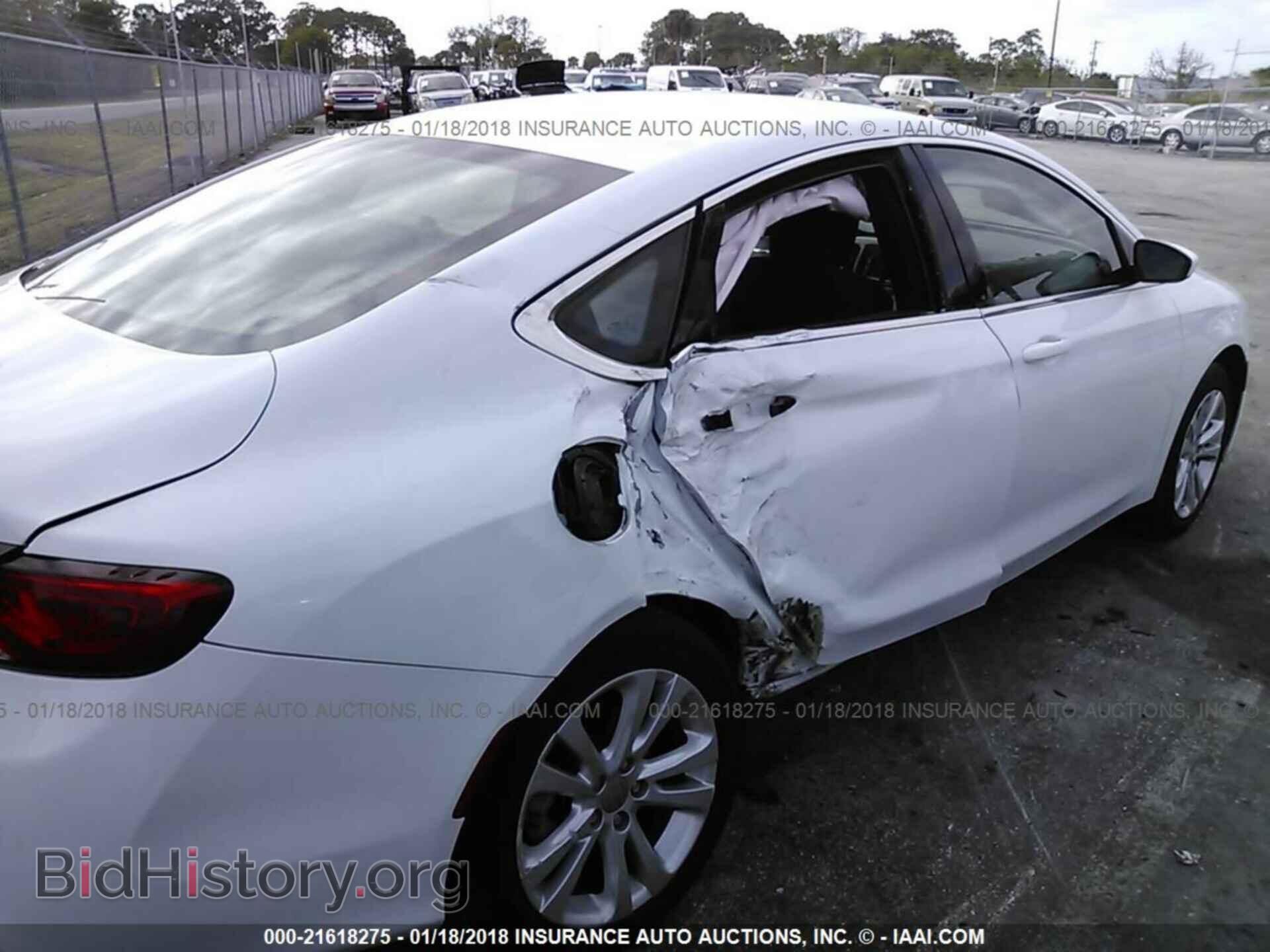 2015 Chrysler 200 - VIN: 1C3CCCAB2FN589901 - Photo 6
