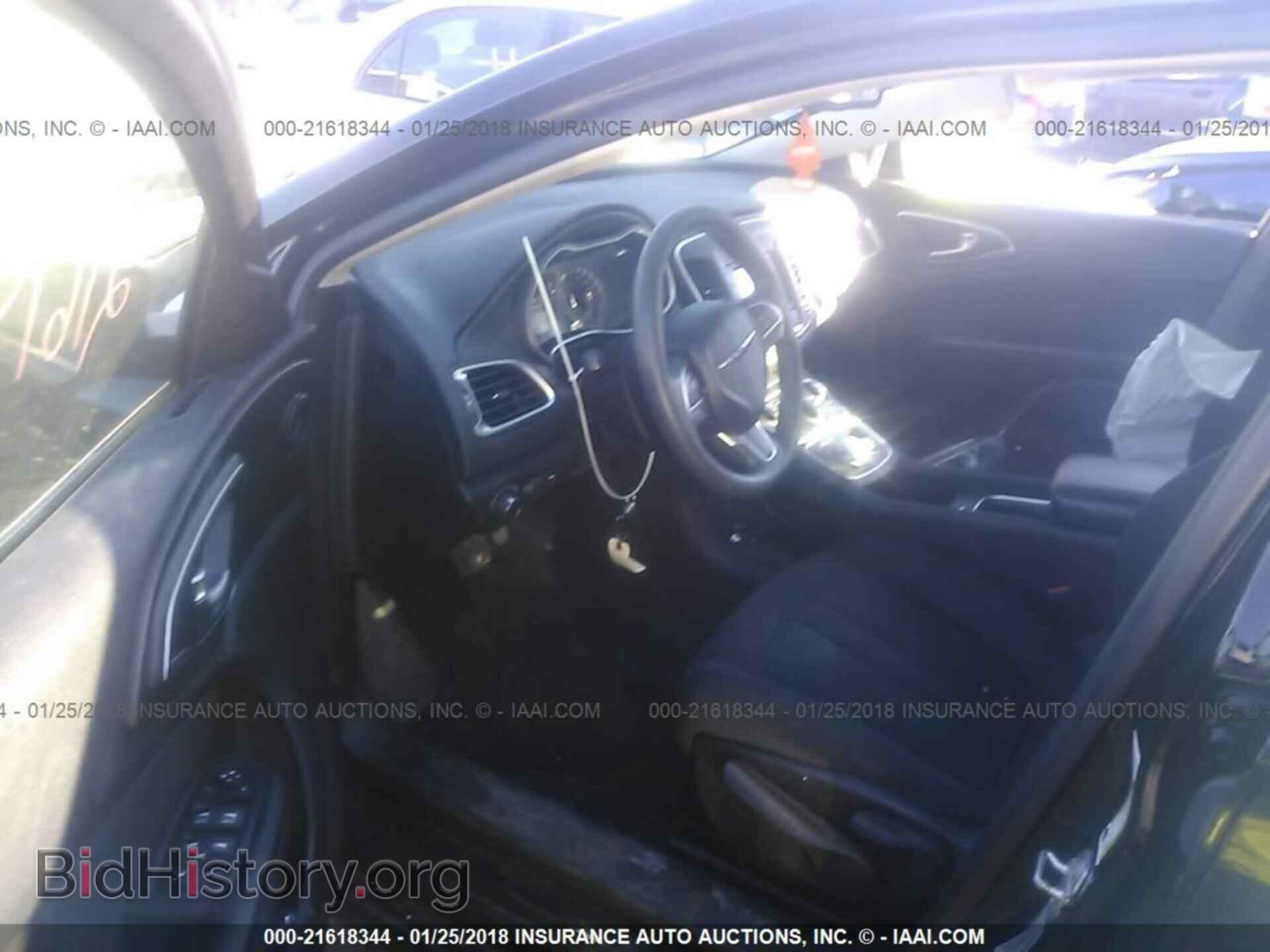 2015 Chrysler 200 - VIN: 1C3CCCAB6FN578318 - Photo 5
