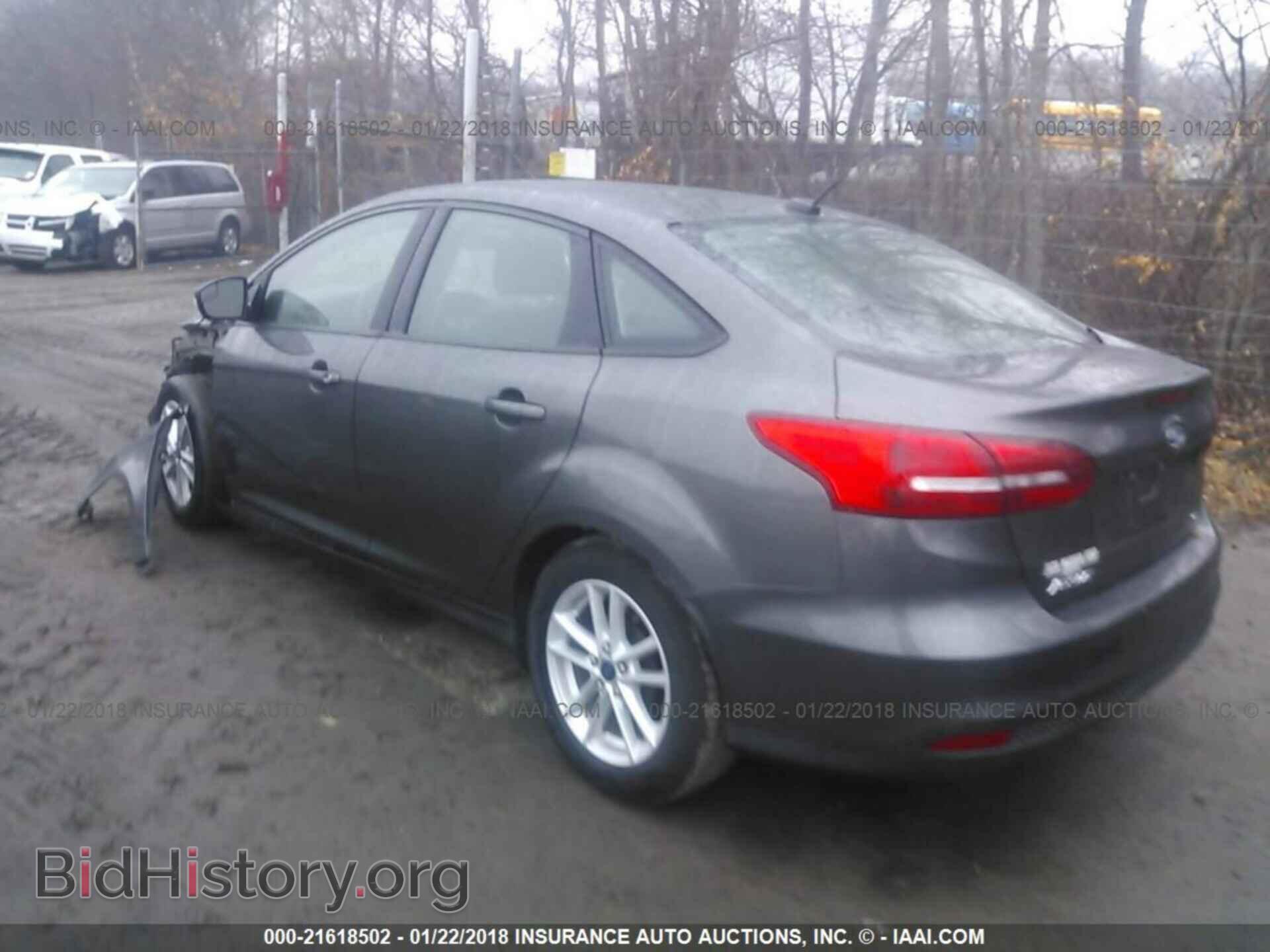 2015 Ford Focus - VIN: 1FADP3F29FL246453 - Photo 3