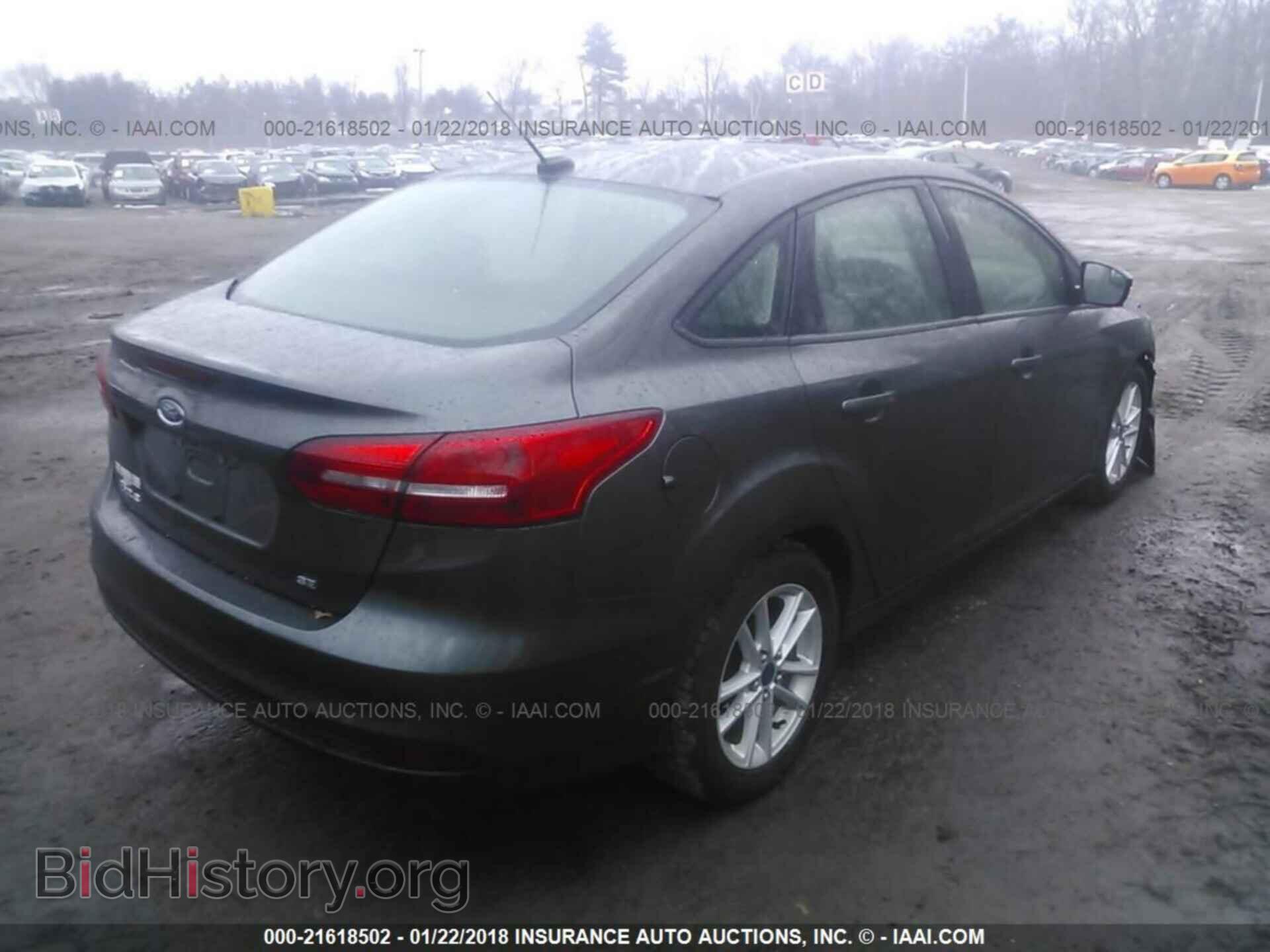 2015 Ford Focus - VIN: 1FADP3F29FL246453 - Photo 4