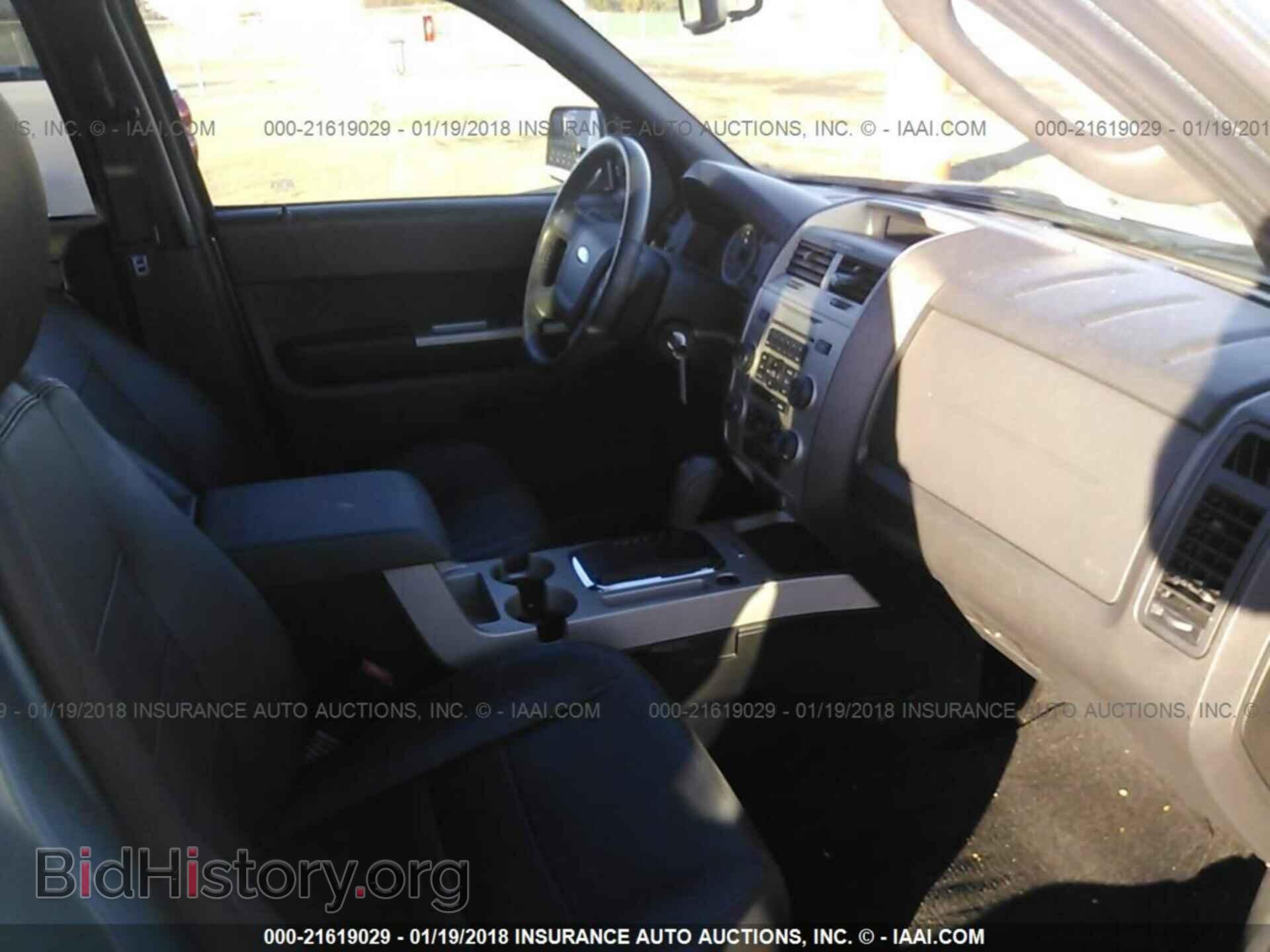 2011 Ford Escape - VIN: 1FMCU0DG3BKC60310 - Photo 5