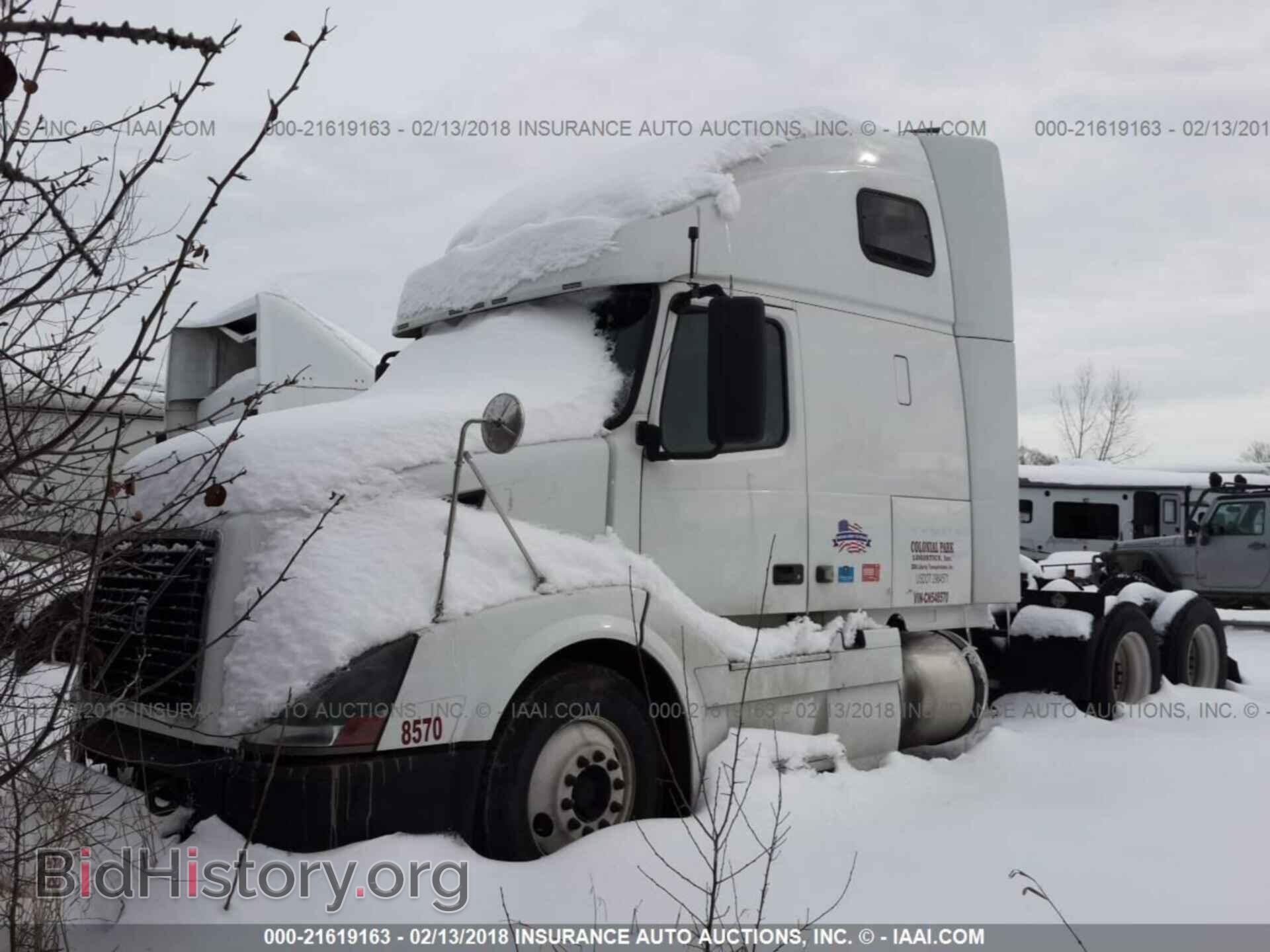 2012 Volvo Vnl - VIN: 4V4NC9TG9CN548570 - Фото 2
