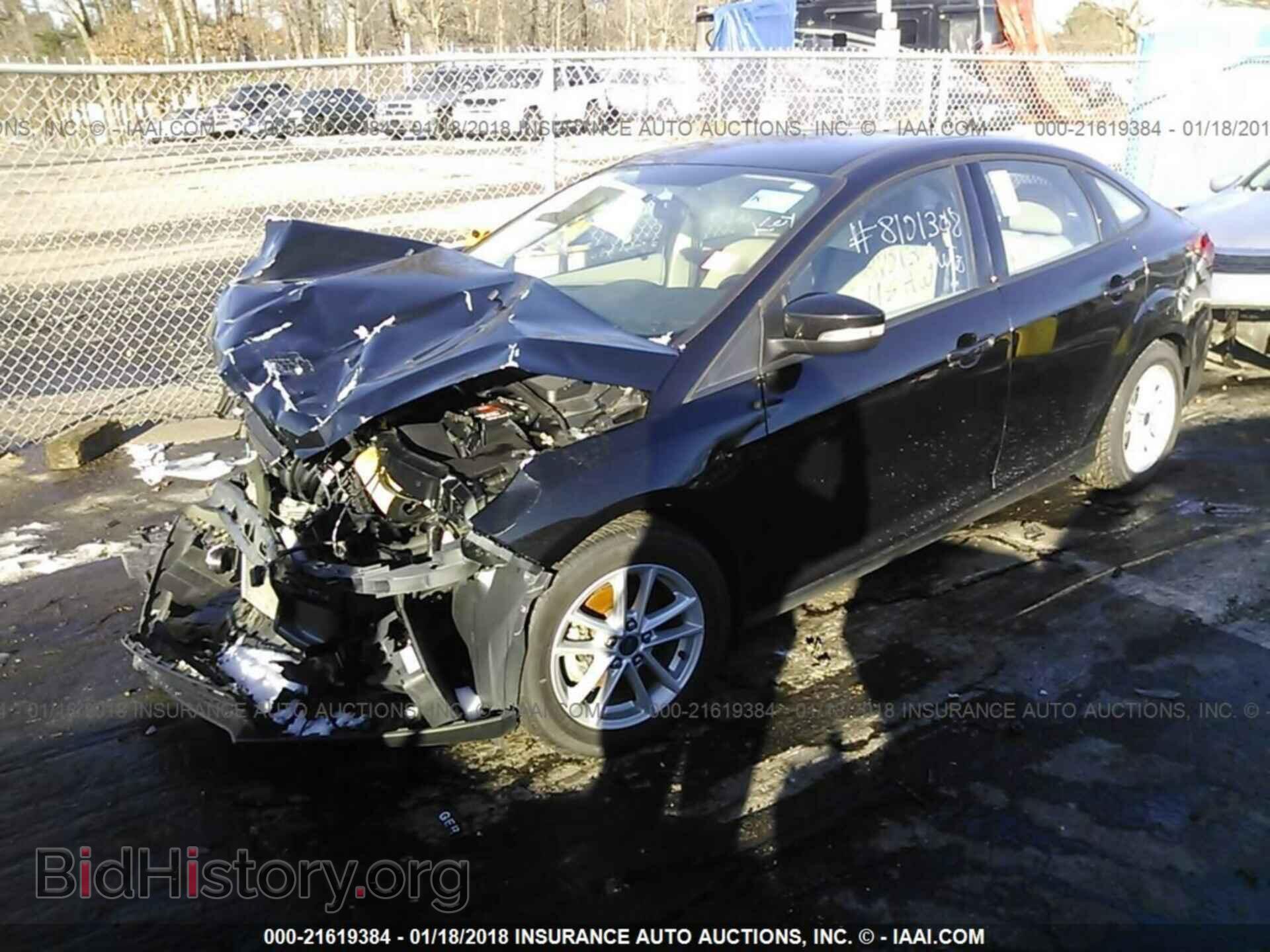 2015 Ford Focus - VIN: 1FADP3F25FL252492 - Photo 2
