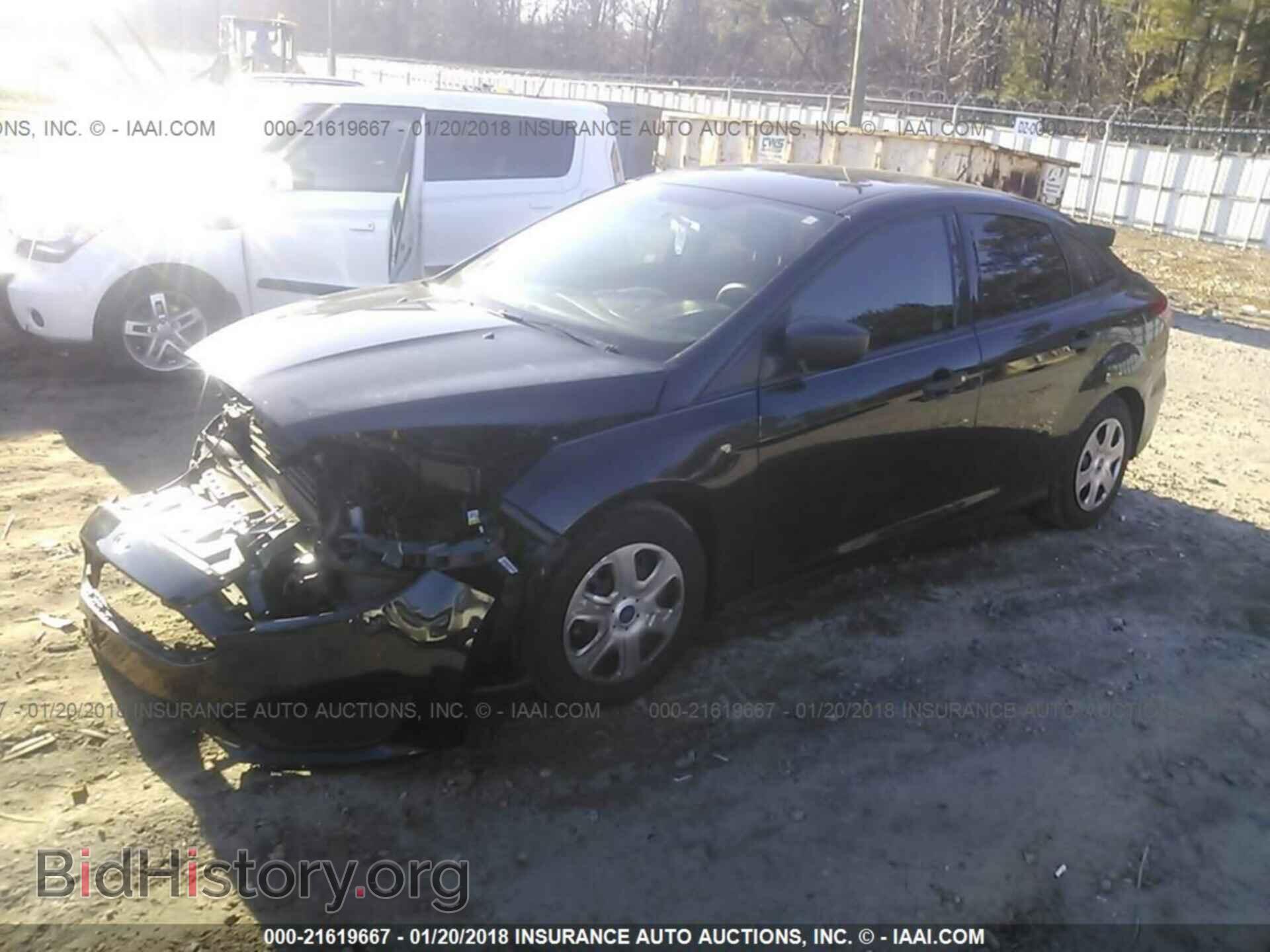 2015 Ford Focus - VIN: 1FADP3E27FL339098 - Photo 2
