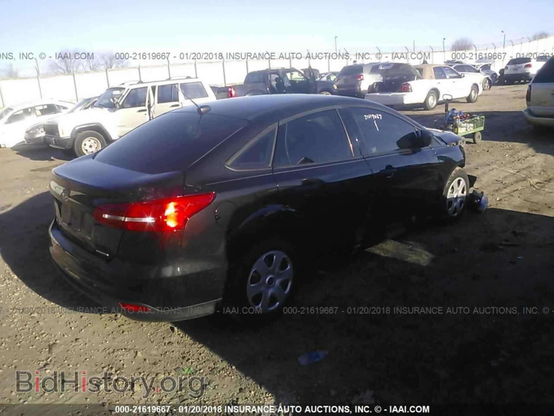 2015 Ford Focus - VIN: 1FADP3E27FL339098 - Photo 4
