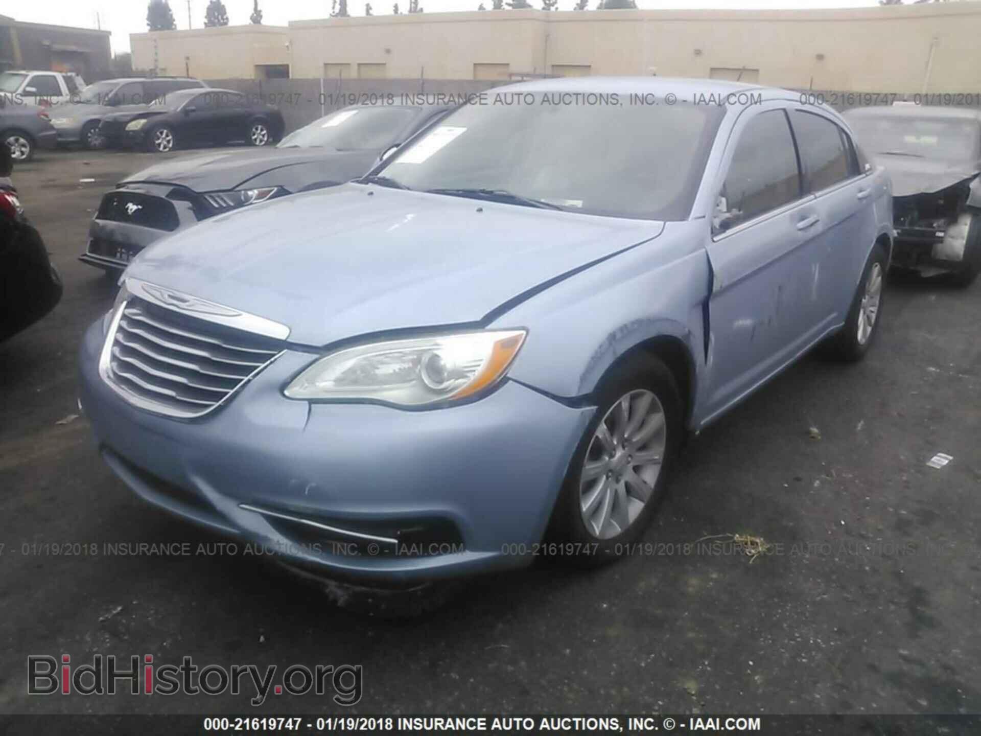 2013 Chrysler 200 - VIN: 1C3CCBBB5DN600105 - Photo 2