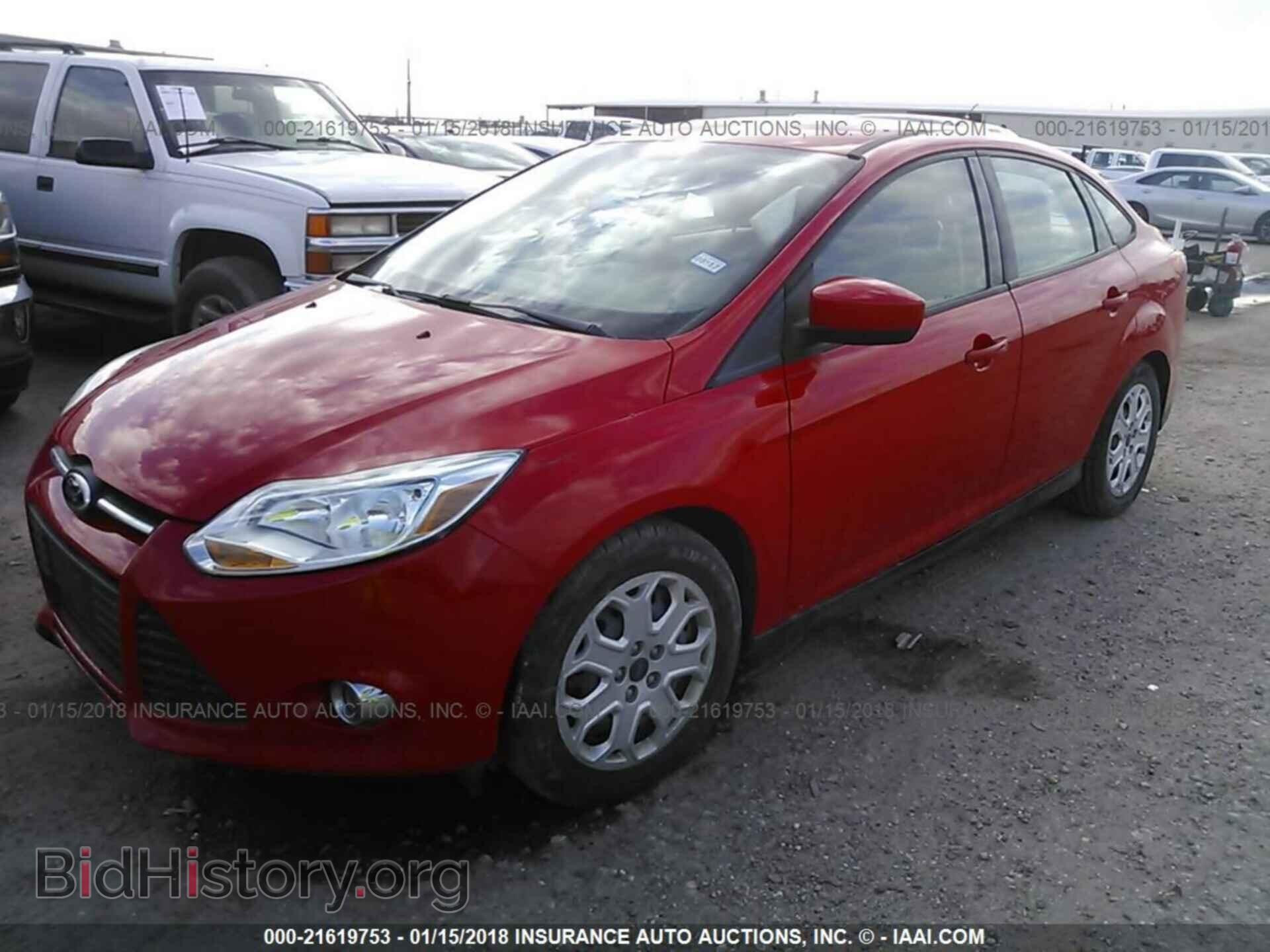 2012 Ford Focus - VIN: 1FAHP3F20CL370883 - Фото 2