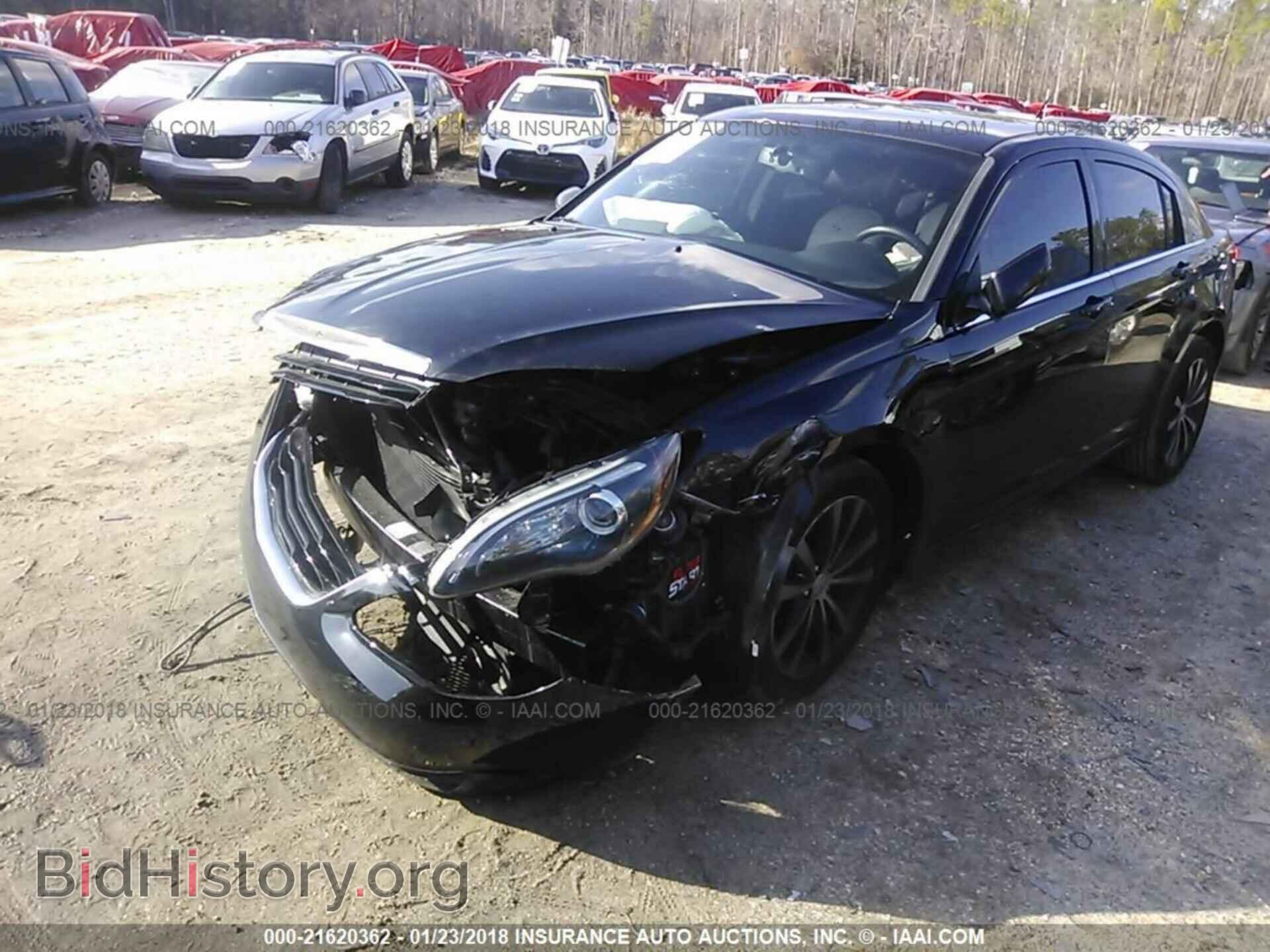 2012 Chrysler 200 - VIN: 1C3CCBHG1CN301678 - Фото 2