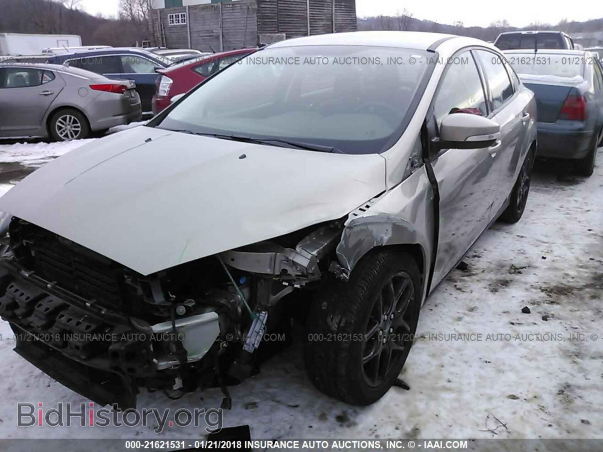 2016 Ford Focus - VIN: 1FADP3F27GL395493 - Фото 2