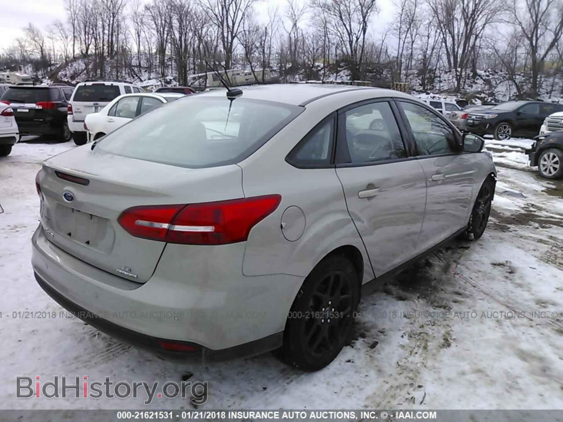 2016 Ford Focus - VIN: 1FADP3F27GL395493 - Фото 4