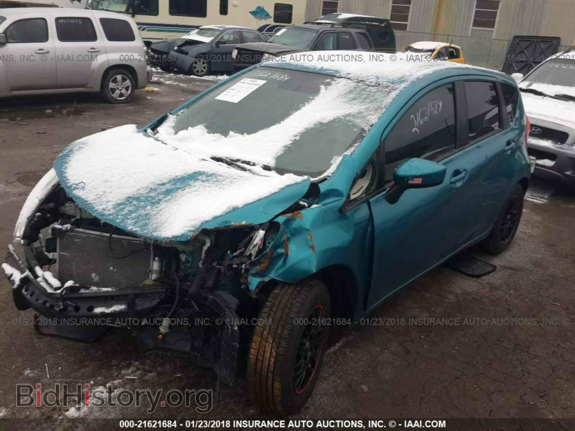 2015 Nissan Versa note - VIN: 3N1CE2CP7FL390726 - Фото 2