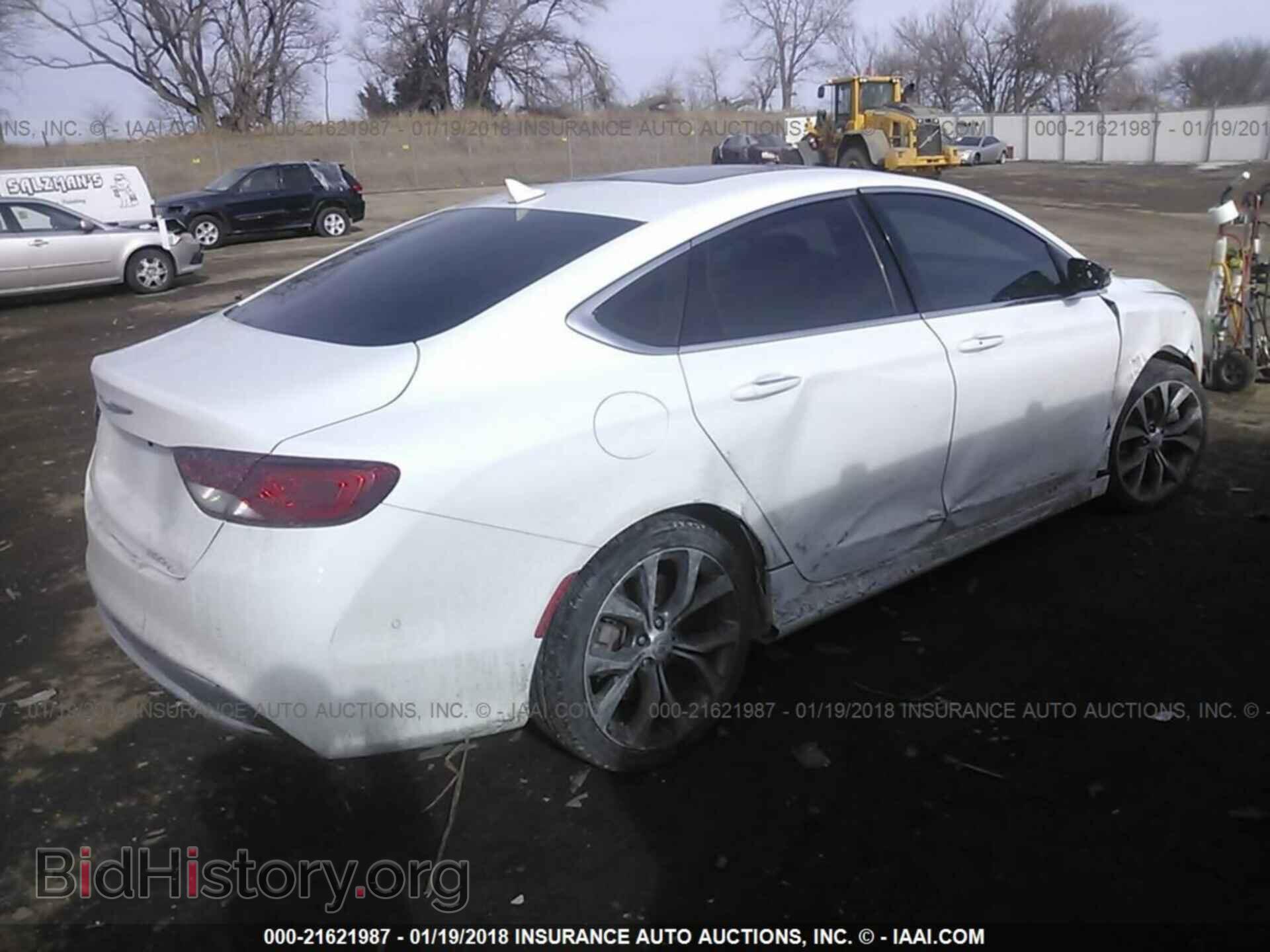 2015 Chrysler 200 - VIN: 1C3CCCCB3FN554877 - Photo 4