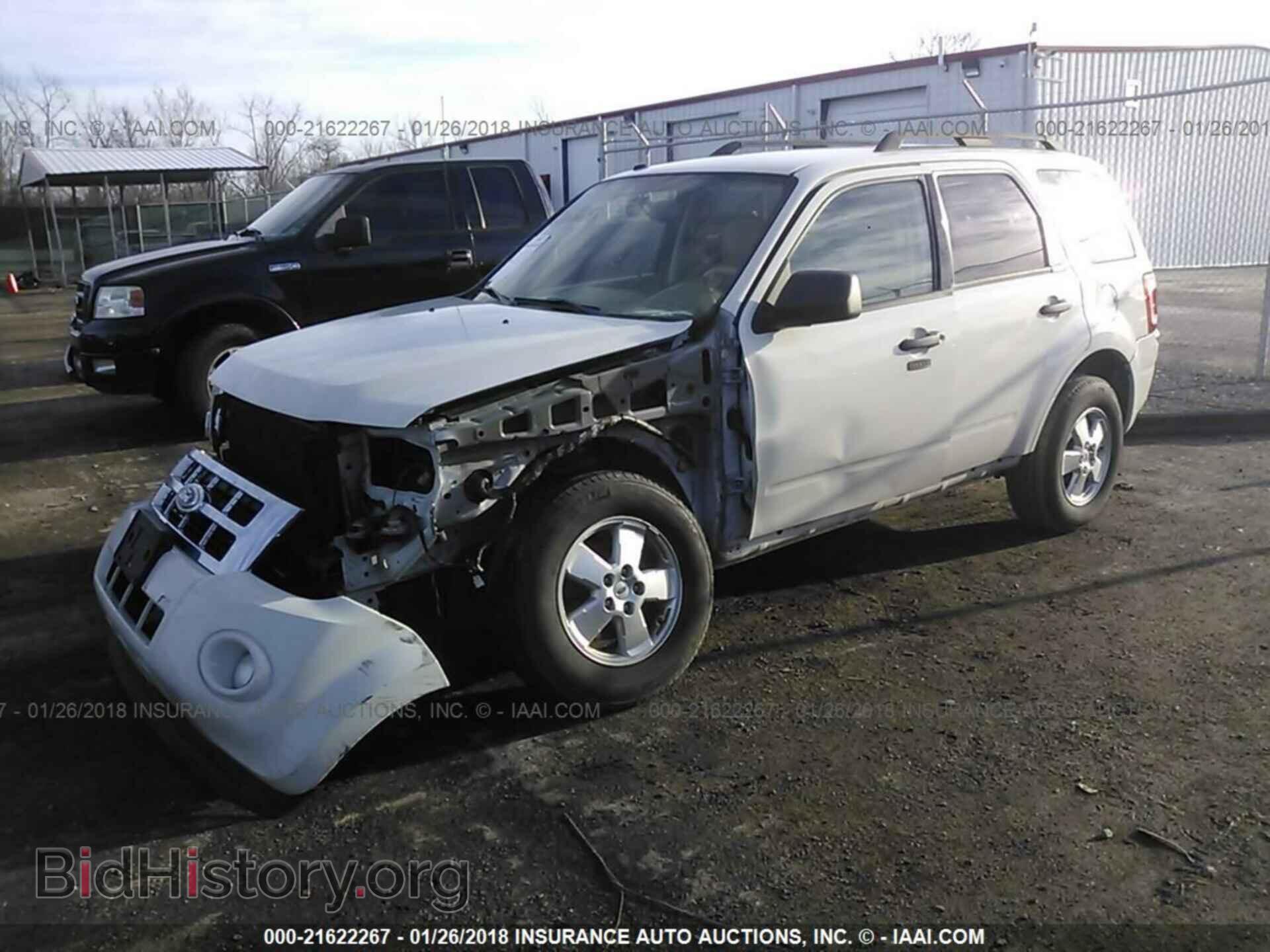 2011 Ford Escape - VIN: 1FMCU0D72BKB88838 - Фото 2